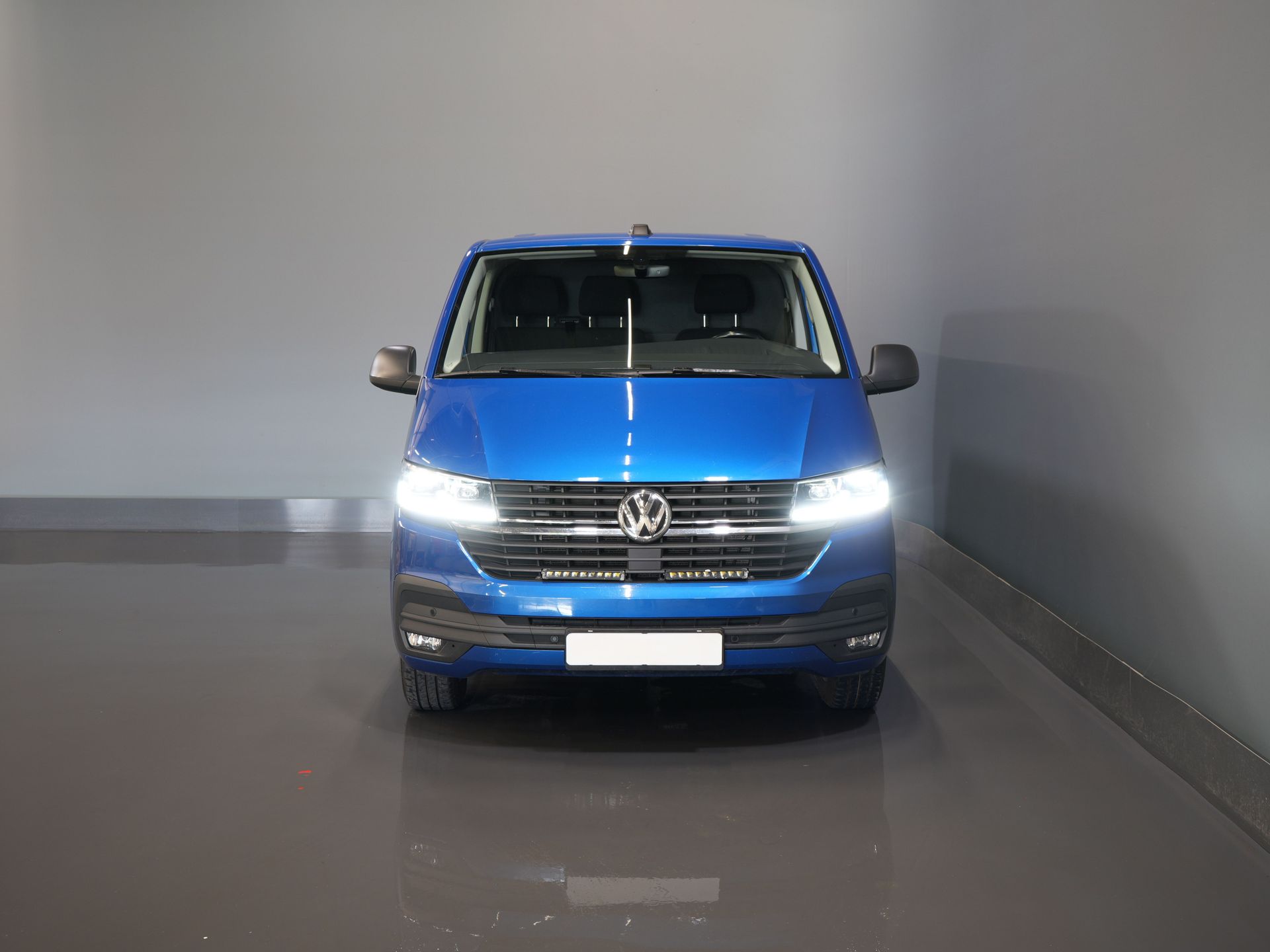 Volkswagen Transporter Van 2.0 TDI 150 CP DSG Aut. BPM GRATUIT! READY2GO LED/ Adapt.Cruise/ 2.5t Towingverm./ Standkachel/ Stoelverw./ CarPlay/ Camera/ Towbar