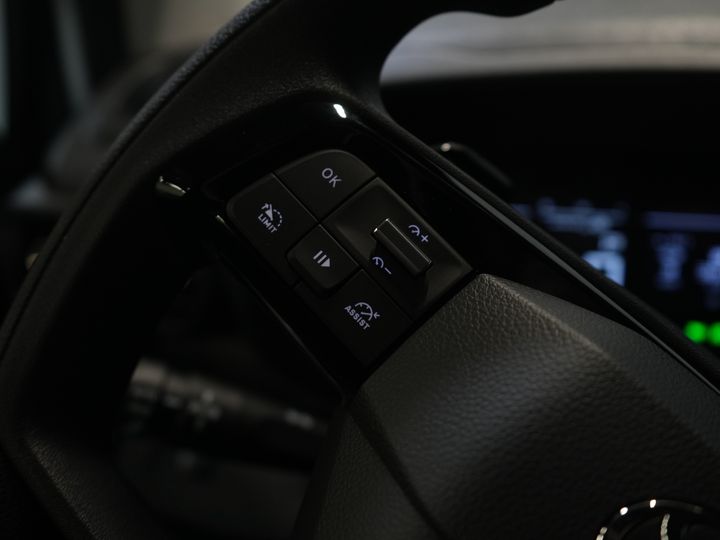 Toyota PROACE CITY Van 1.5 130 KM Aut. L2 BPM GRATIS! LED/ Wirtualny kokpit/ 3 os./ Carplay/ Kamera/ Klimatyzacja/ PDC/ Tempomat