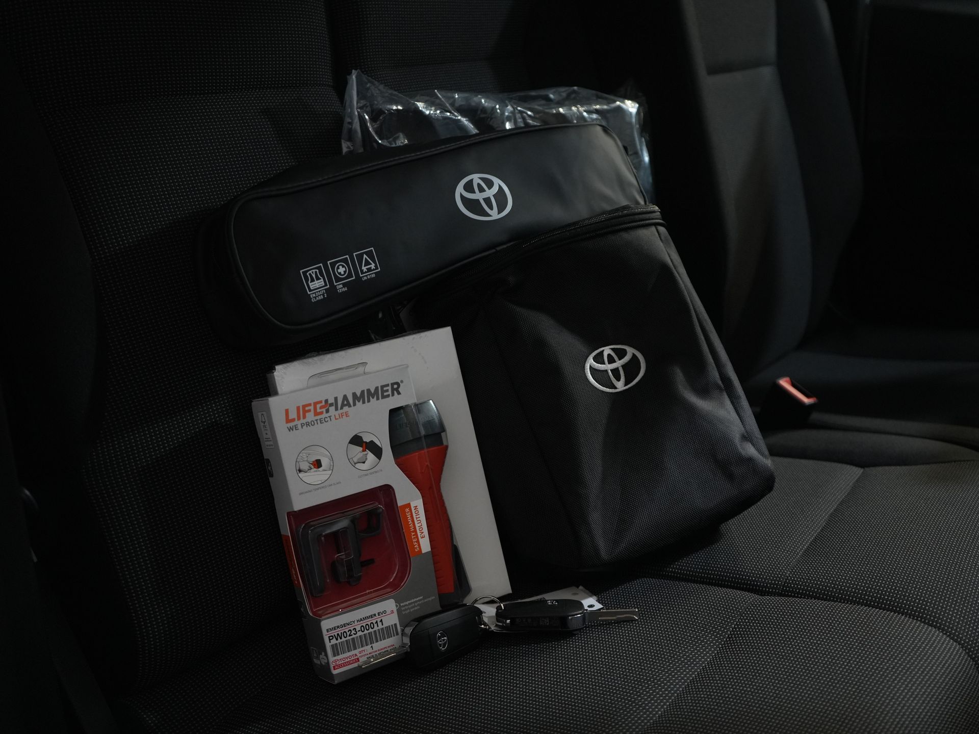 Toyota PROACE CITY Van 1.5 130 KM Aut. L2 BPM GRATIS! LED/ Wirtualny kokpit/ 3 os./ Carplay/ Kamera/ Klimatyzacja/ PDC/ Tempomat