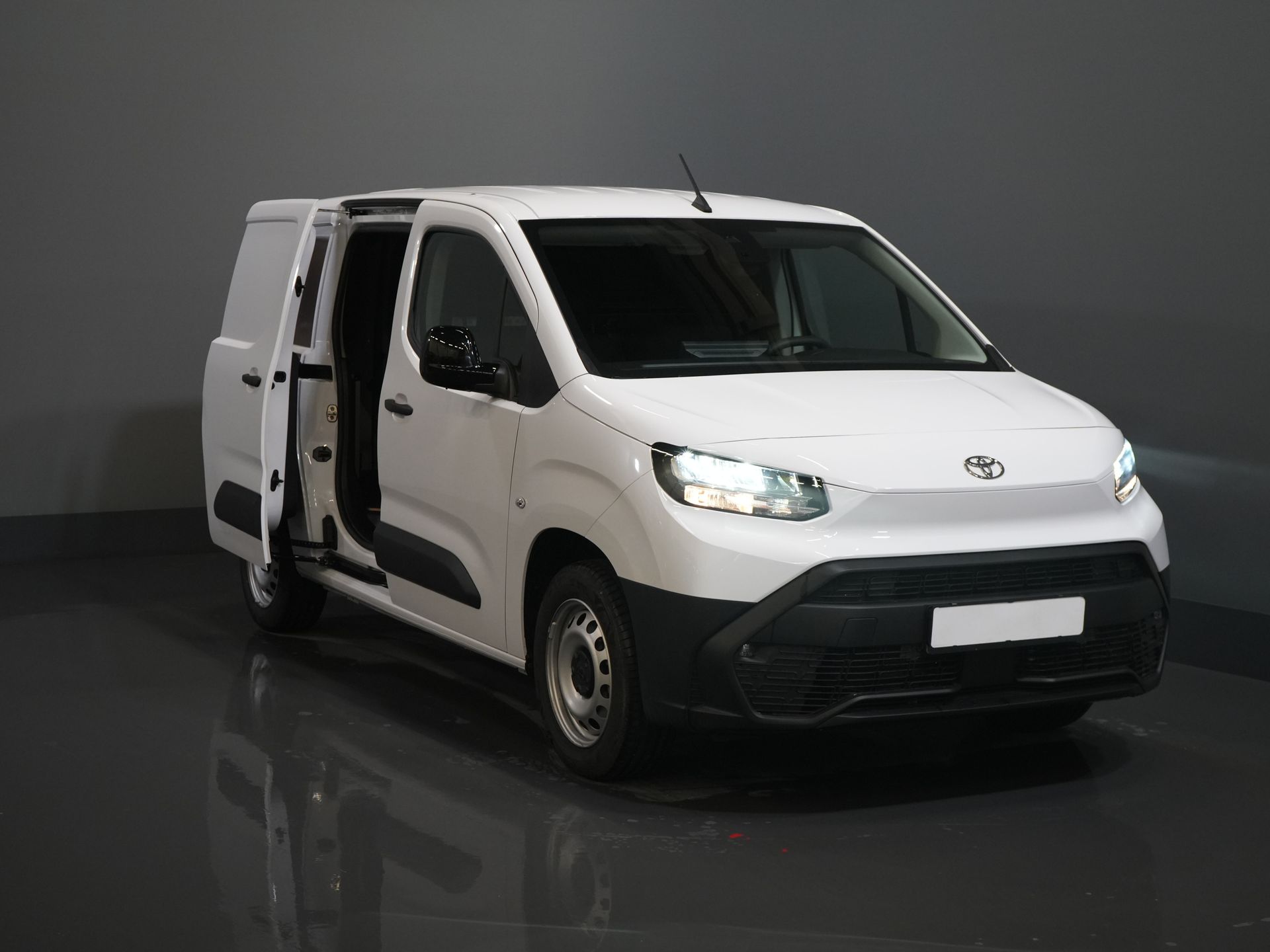 Toyota PROACE CITY Van 1.5 130 KM Aut. L2 BPM GRATIS! LED/ Wirtualny kokpit/ 3 os./ Carplay/ Kamera/ Klimatyzacja/ PDC/ Tempomat