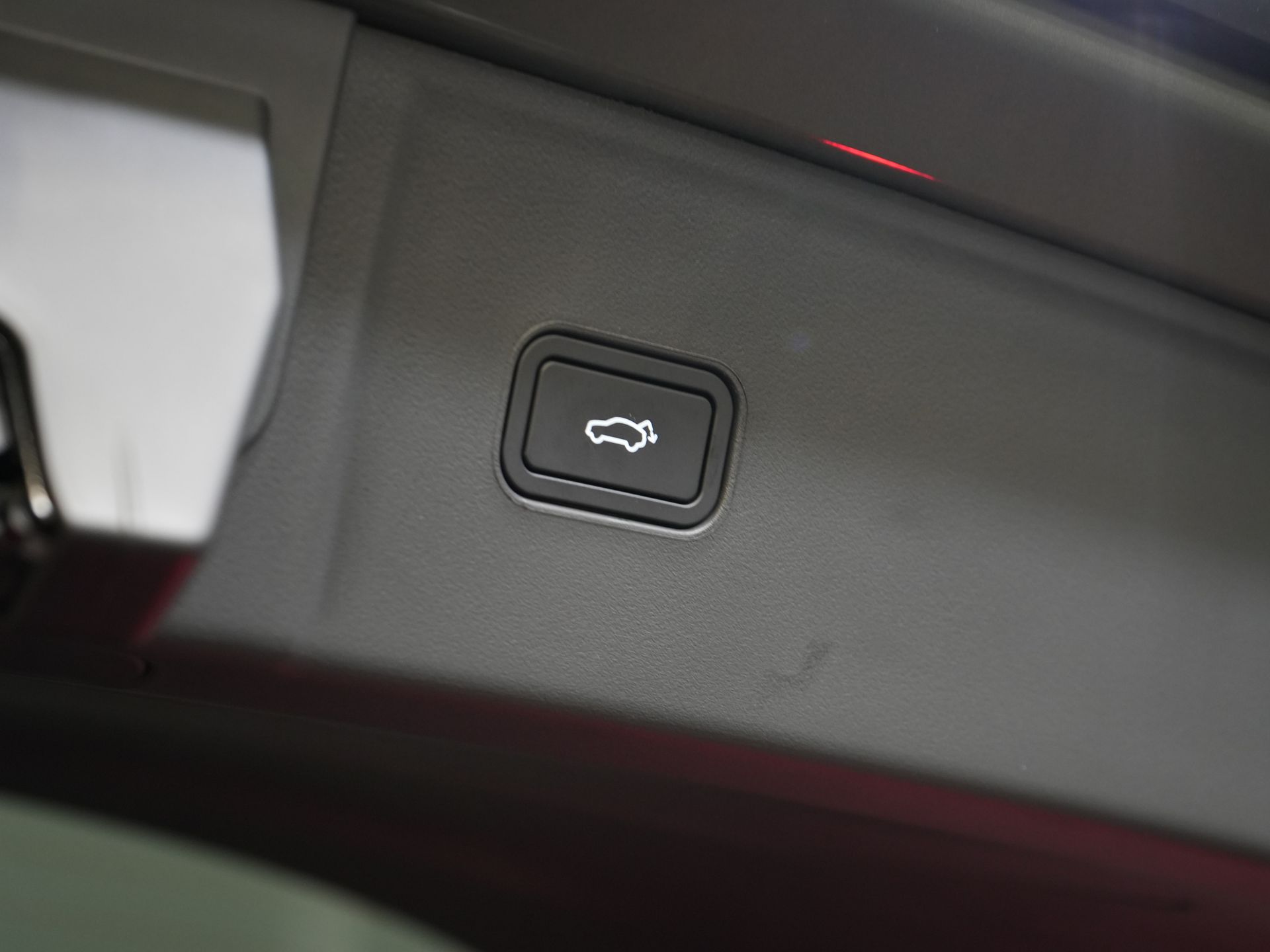 Lynk & Co 08 SUV 1.5 More PHEV 200км Elek./ Harman&Kardon/ Pano/ Масаж та охолодження сидінь/ Elek.Valve/ Adapt.Cruise