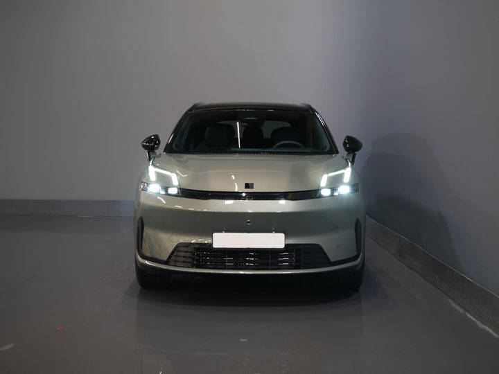 Lynk & Co 08 SUV 1.5 More PHEV 200км Elek./ Harman&Kardon/ Pano/ Масаж та охолодження сидінь/ Elek.Valve/ Adapt.Cruise