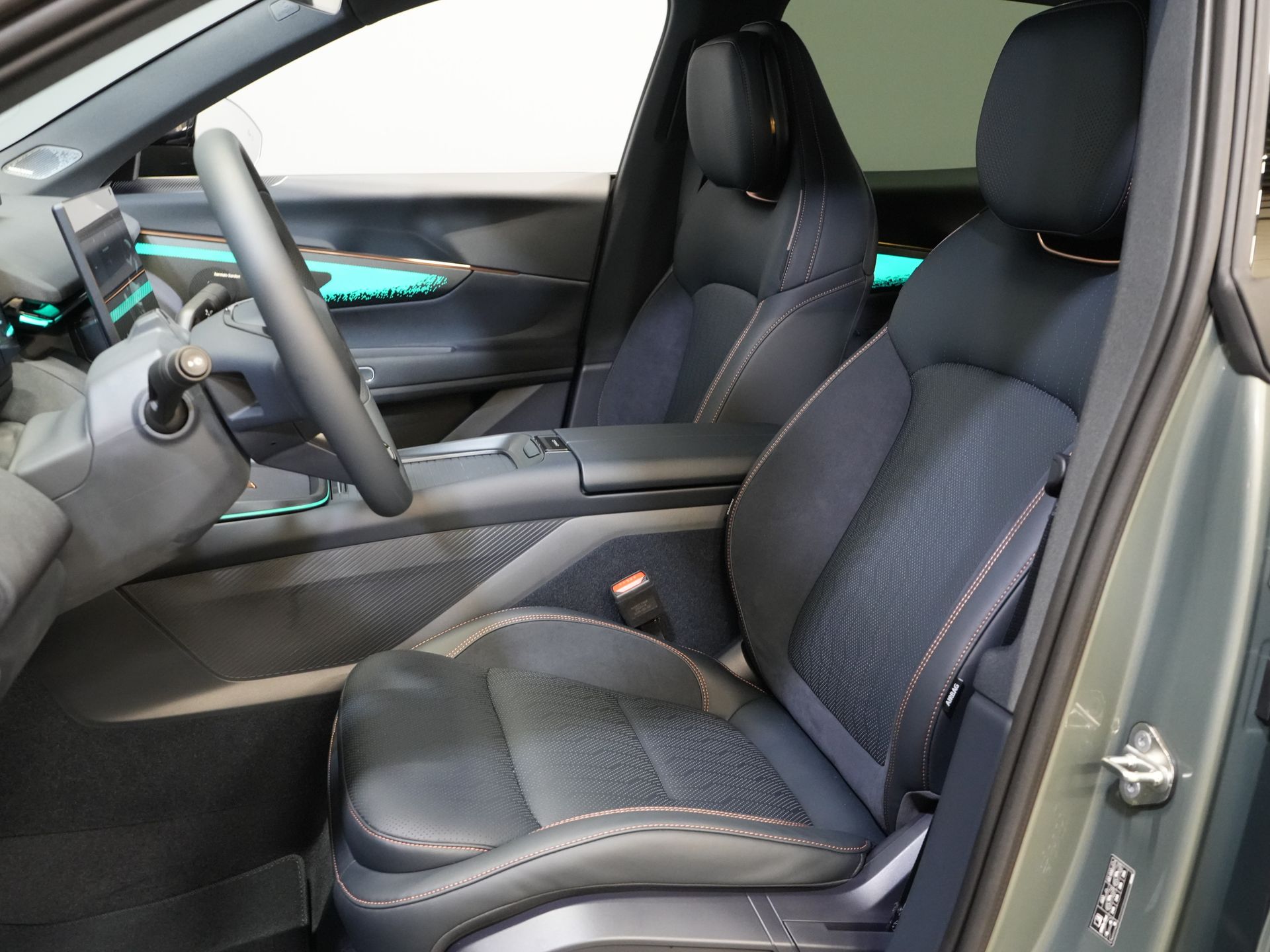 Lynk & Co 08 SUV 1.5 More PHEV 200km Elek./ Harman&Kardon/ Pano/ Stoelmassage & koeling/ Elek.Klep/ Adapt.Cruise