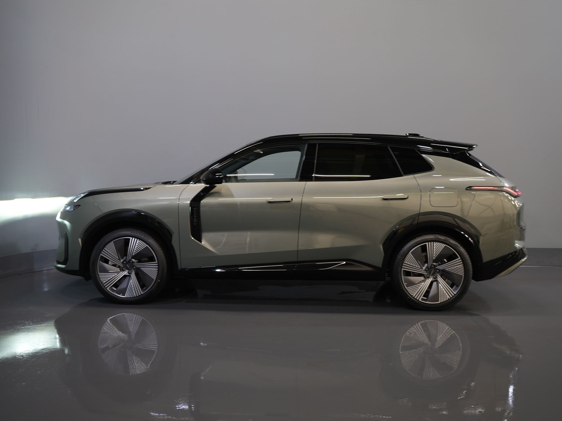 Lynk & Co 08 SUV 1.5 More PHEV 200km Elek./ Harman&Kardon/ Pano/ Stoelmassage & koeling/ Elek.Klep/ Adapt.Cruise