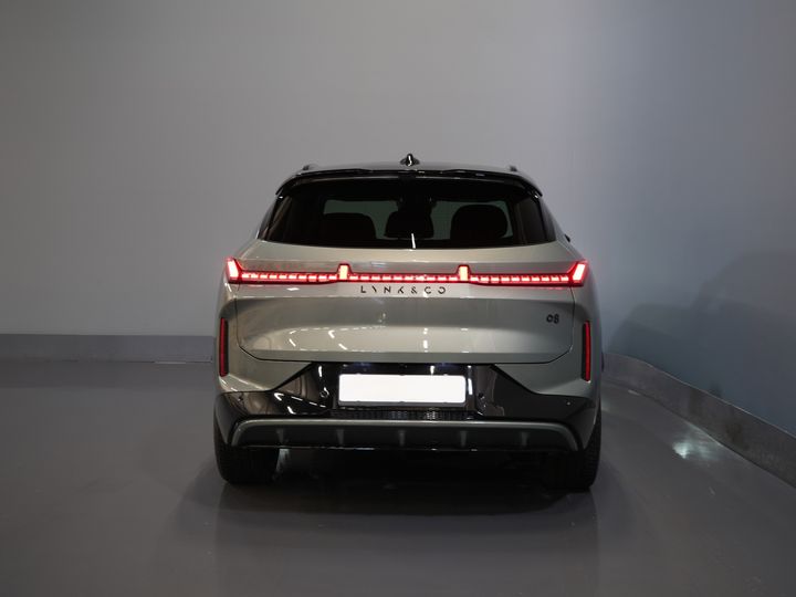 Lynk & Co 08 SUV 1.5 More PHEV 200км Elek./ Harman&Kardon/ Pano/ Масаж та охолодження сидінь/ Elek.Valve/ Adapt.Cruise