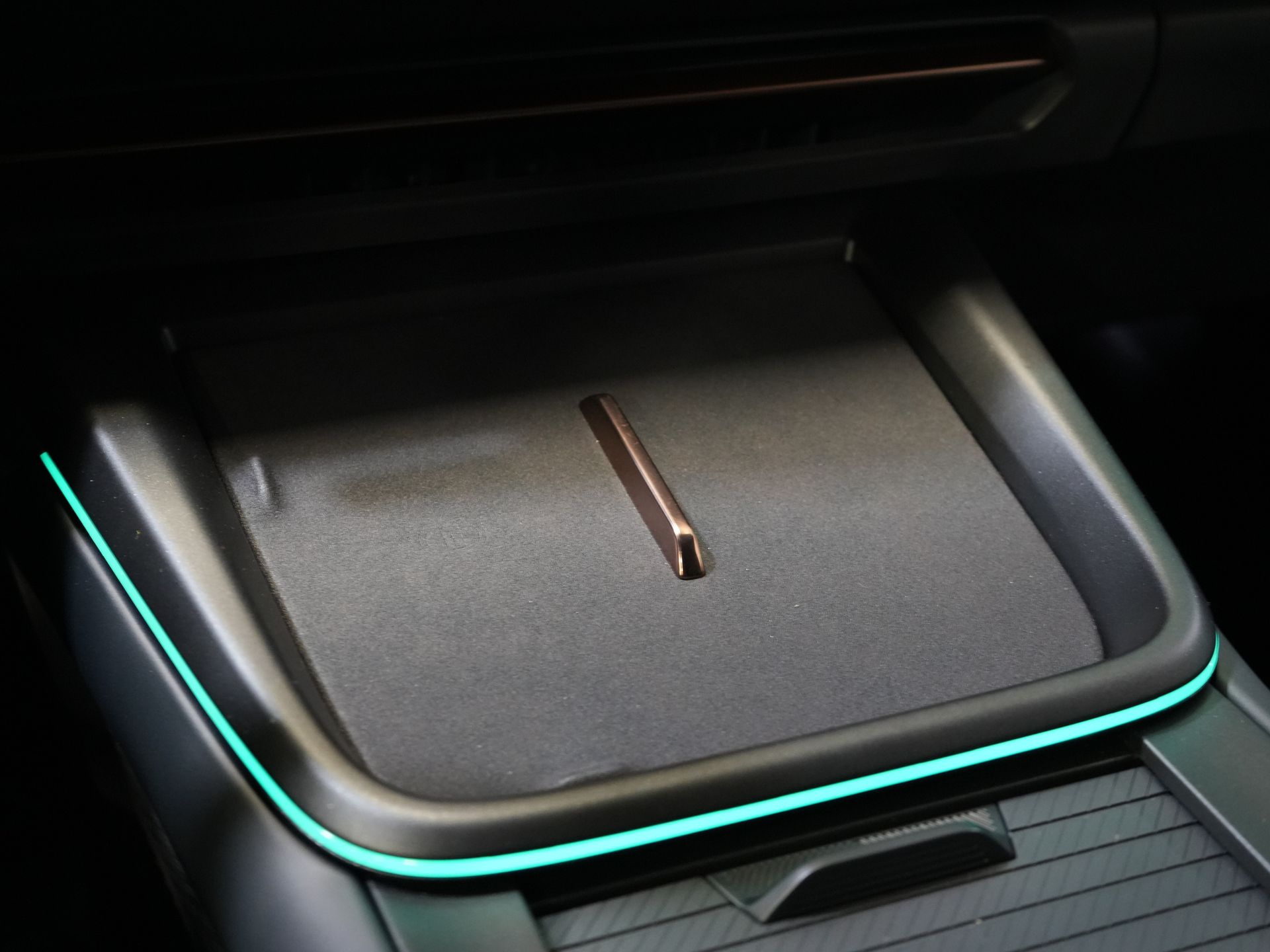 Lynk & Co 08 SUV 1.5 More PHEV 200km Elek./ Harman&Kardon/ Pano/ Stoelmassage & koeling/ Elek.Klep/ Adapt.Cruise