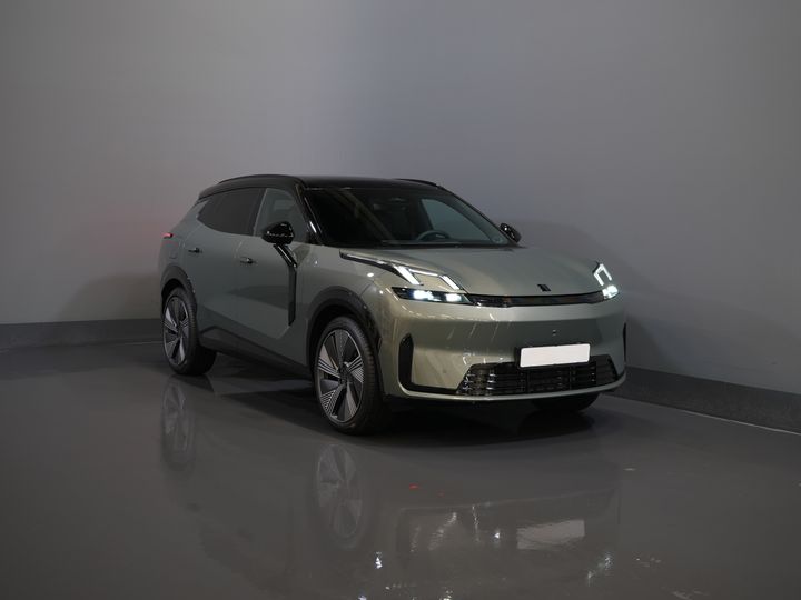 Lynk & Co 08 SUV 1.5 More PHEV 200км Elek./ Harman&Kardon/ Pano/ Масаж та охолодження сидінь/ Elek.Valve/ Adapt.Cruise