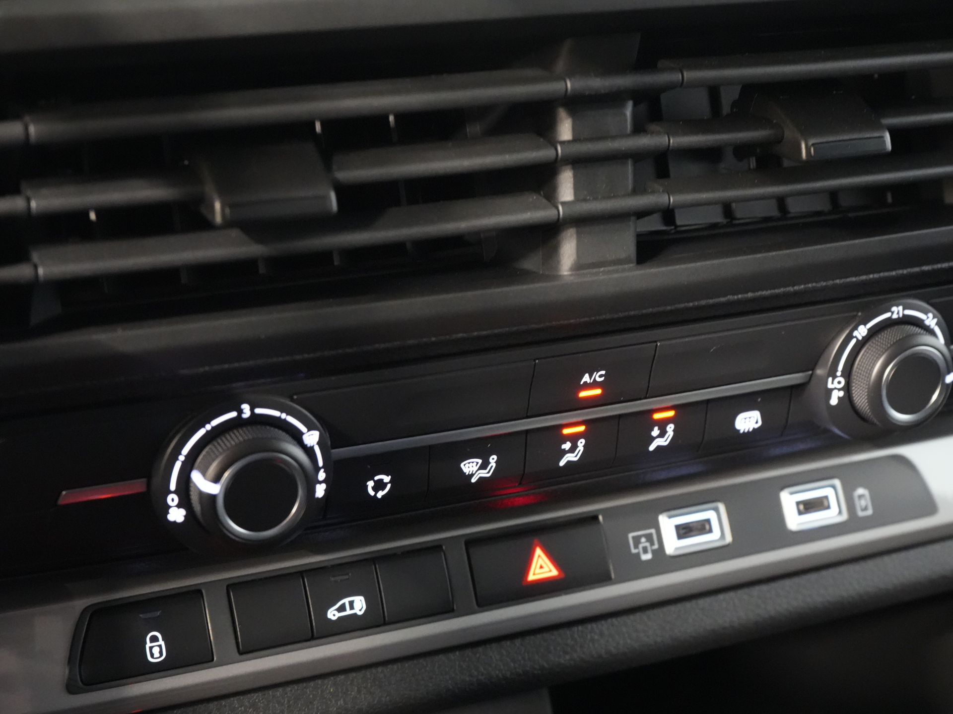 Citroën Jumpy Van 2.0 HDI 180 CP Aut. L3 BPM GRATUIT! Navi/ Carplay/ Cameră/ PDC/ Cruise/ Airco
