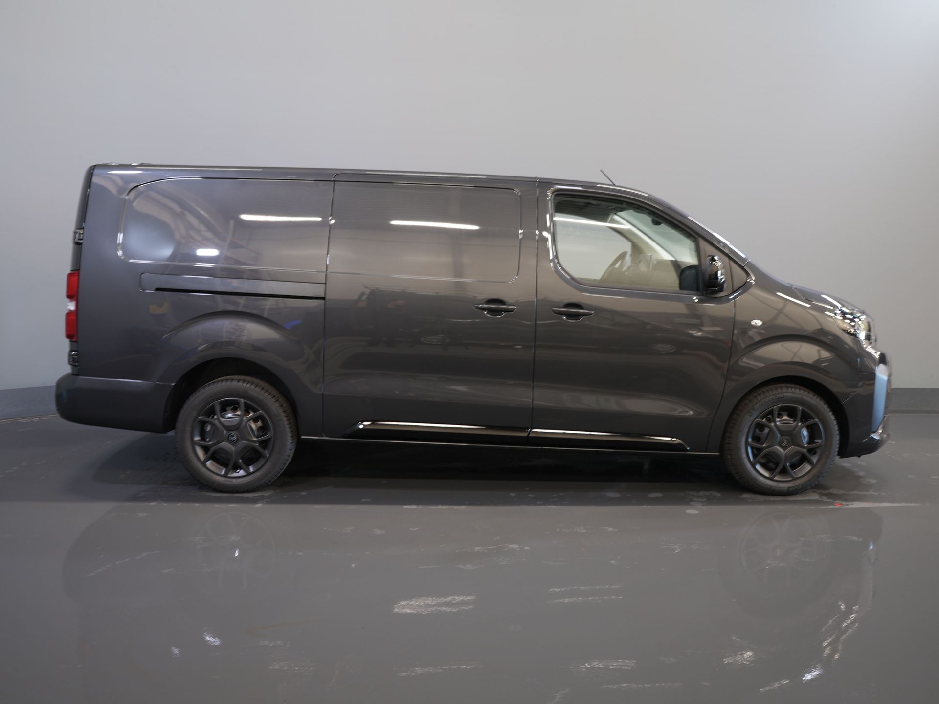 Citroën Jumpy Van 2.0 HDI 180 CP Aut. L3 BPM GRATUIT! Navi/ Carplay/ Cameră/ PDC/ Cruise/ Airco