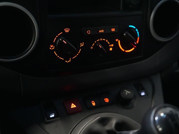 Peugeot Partner Van 1.6 HDi BPM FREE! Ready2Go PDC/ Cruise/ Klimaanlage/ MOT 2-2026