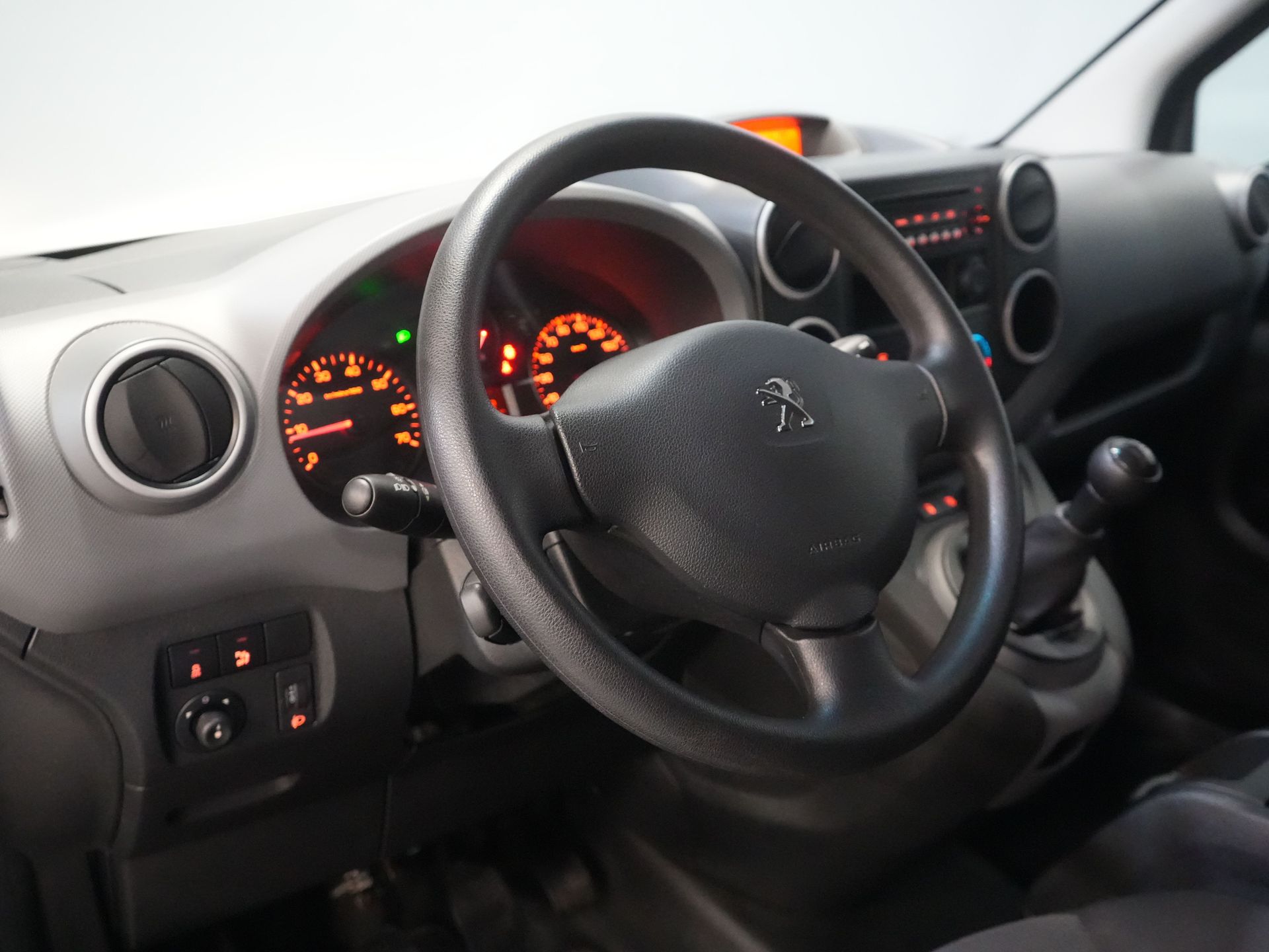 Peugeot Partner Van 1.6 HDi BPM FREE! Ready2Go PDC/ Cruise/ Klimaanlage/ MOT 2-2026
