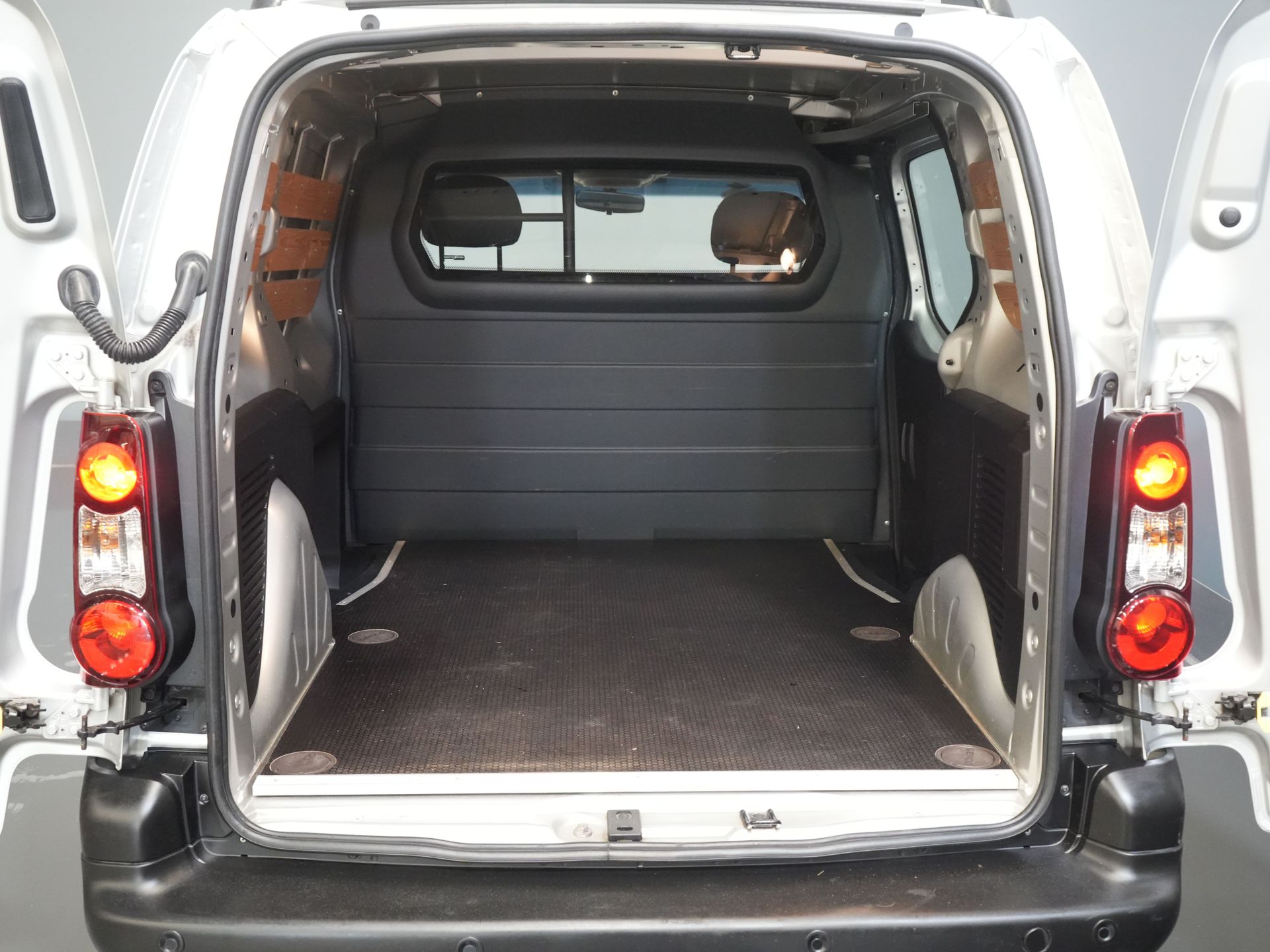 Peugeot Partner Van 1.6 HDi BPM FREE! Ready2Go PDC/ Cruise/ Klimaanlage/ MOT 2-2026