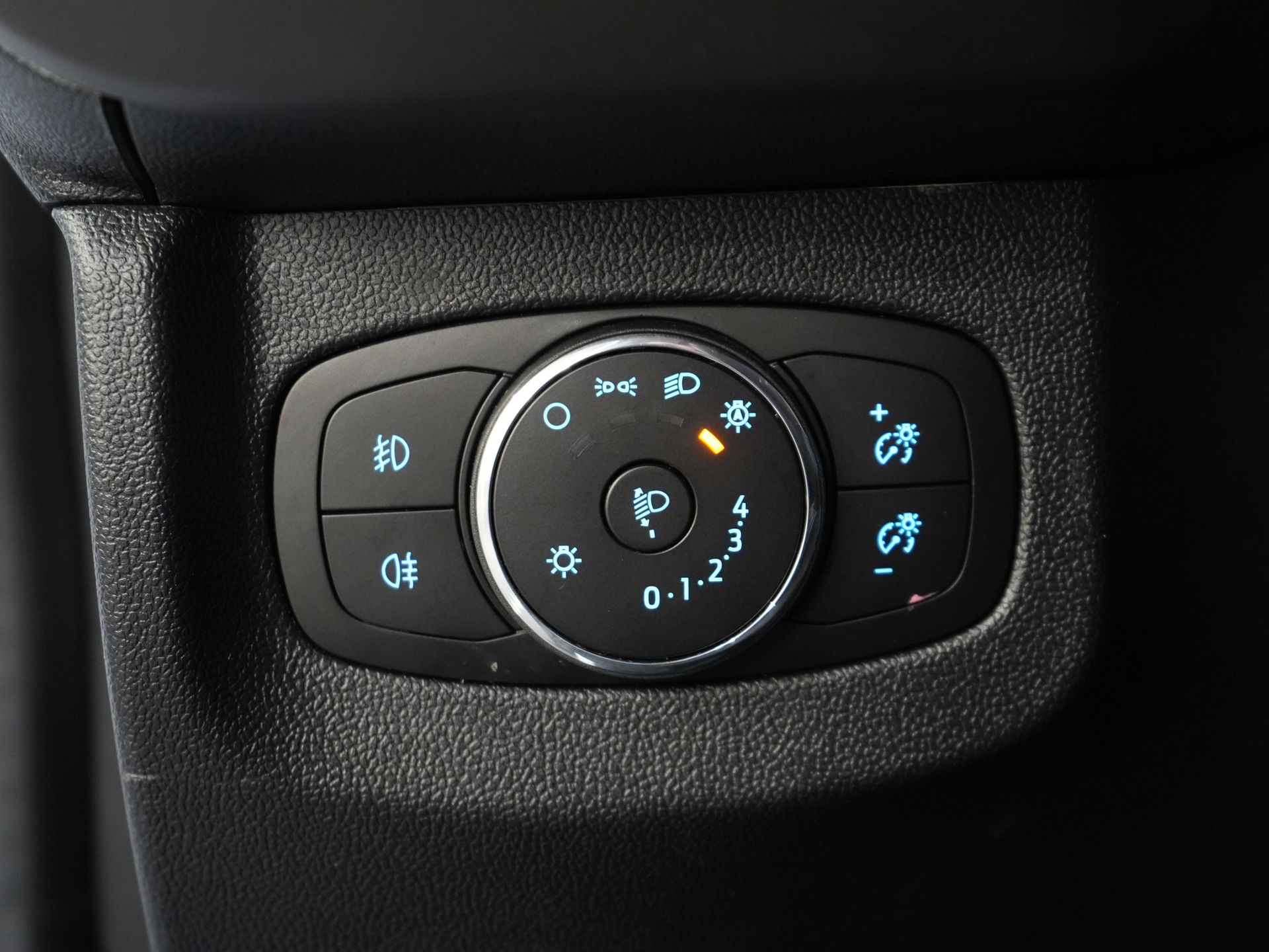 Ford Transit Courier Bestelbus 1.0 Trend 100 pk BENZINE BPM VRIJ! Garantie 05-2029/ Carplay/ Virtual Cockpit/ Airco/ Cruise