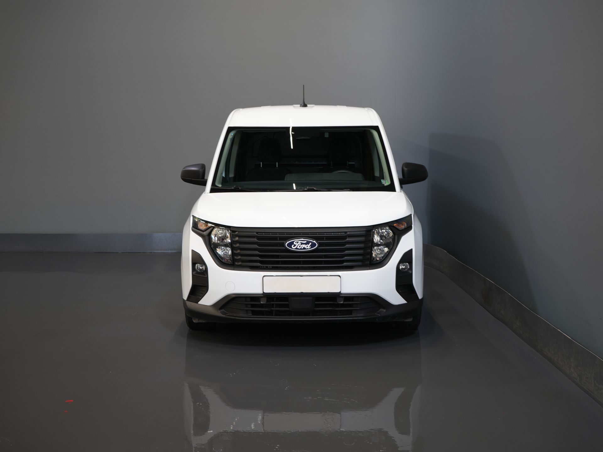 Ford Transit Courier Bestelbus 1.0 Trend 100 pk BENZINE BPM VRIJ! Garantie 05-2029/ Carplay/ Virtual Cockpit/ Airco/ Cruise