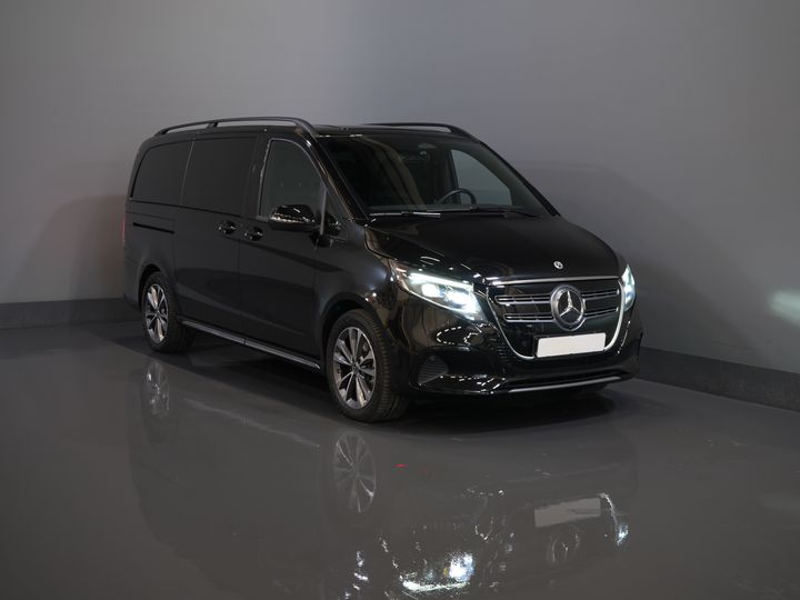 Mercedes-Benz EQV Passenger 300 90 kWh 365km WLTP 2xElek.Slide/ Elek.Valve/ Airmatic/ Adapt.Cruise/ LED/ Pelle/ Carplay/ Riscaldatore a stelo/ 18