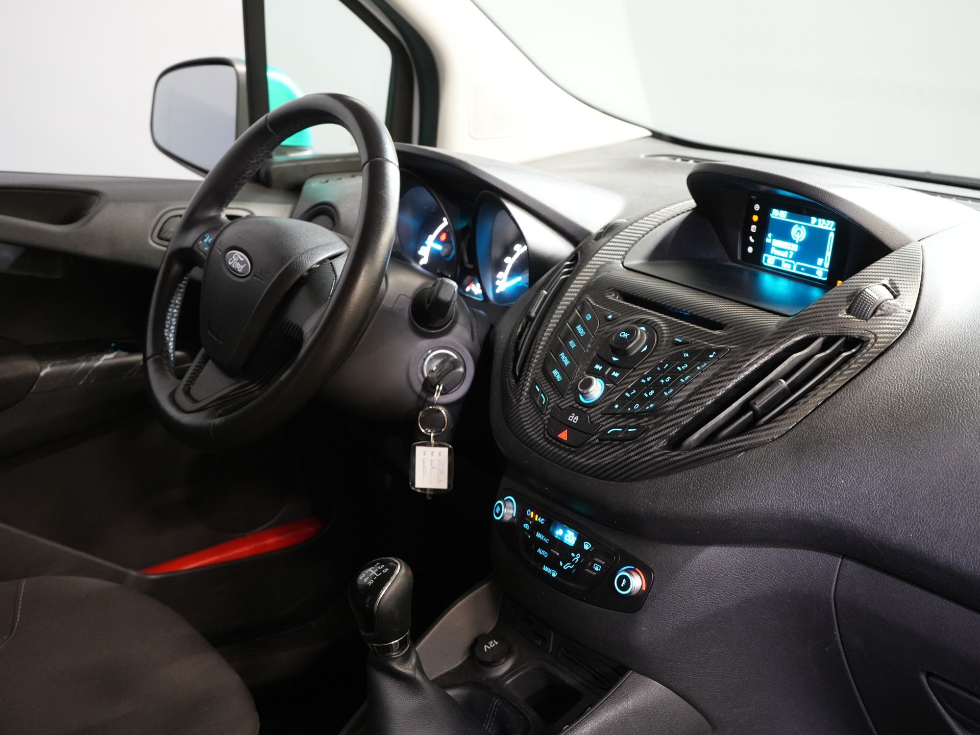 Ford Transit Courier Bestelbus 1.5 TDCI Trend BPM VRIJ! NL Auto/ 2xSchuifdeur/ Climate/ Trekhaak/ Betimmerd