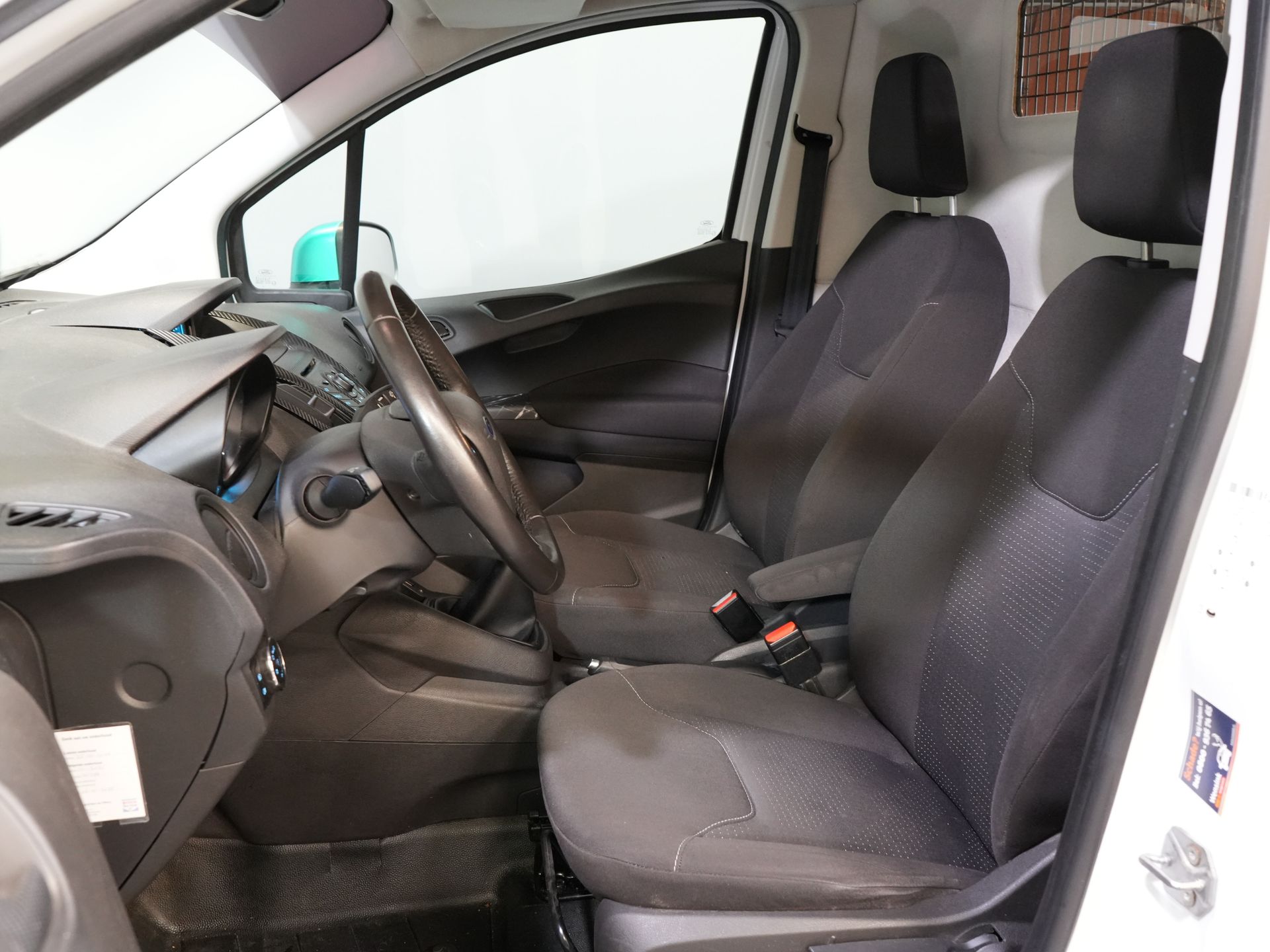 Ford Transit Courier Bestelbus 1.5 TDCI Trend BPM VRIJ! NL Auto/ 2xSchuifdeur/ Climate/ Trekhaak/ Betimmerd