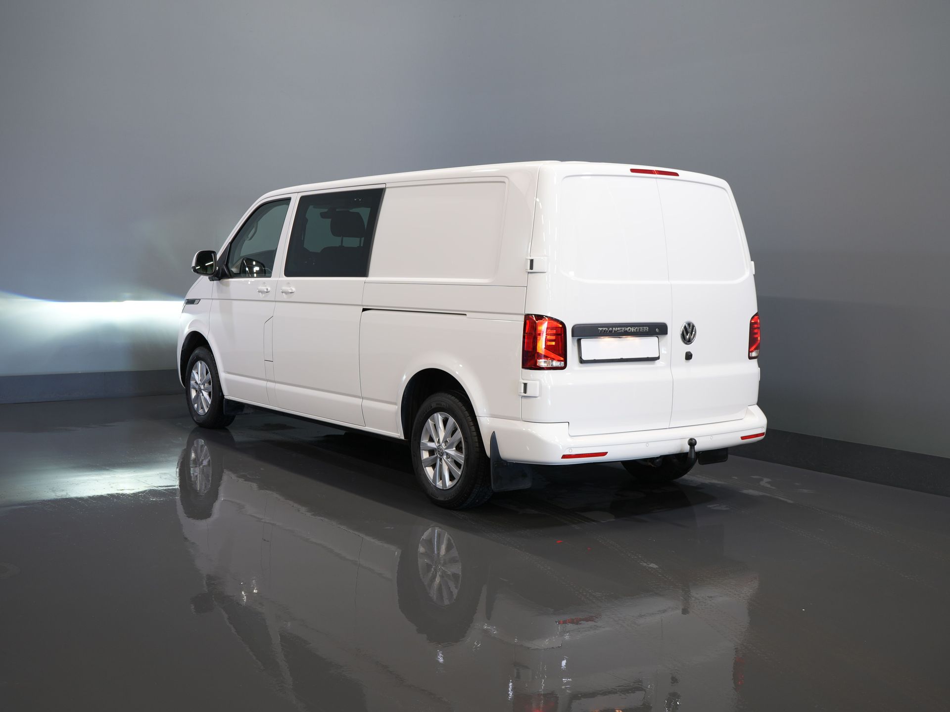 Volkswagen Transporter Furgoneta 2.0 TDI 150 CV Aut. L2 DC Doble Cabina ¡BPM GRATIS! Ready2Go 2xPuerta corredera/ Adapt Cruise/ LED/ Calefacción de pie/ Calefacción de asiento/ Carplay/ Ca