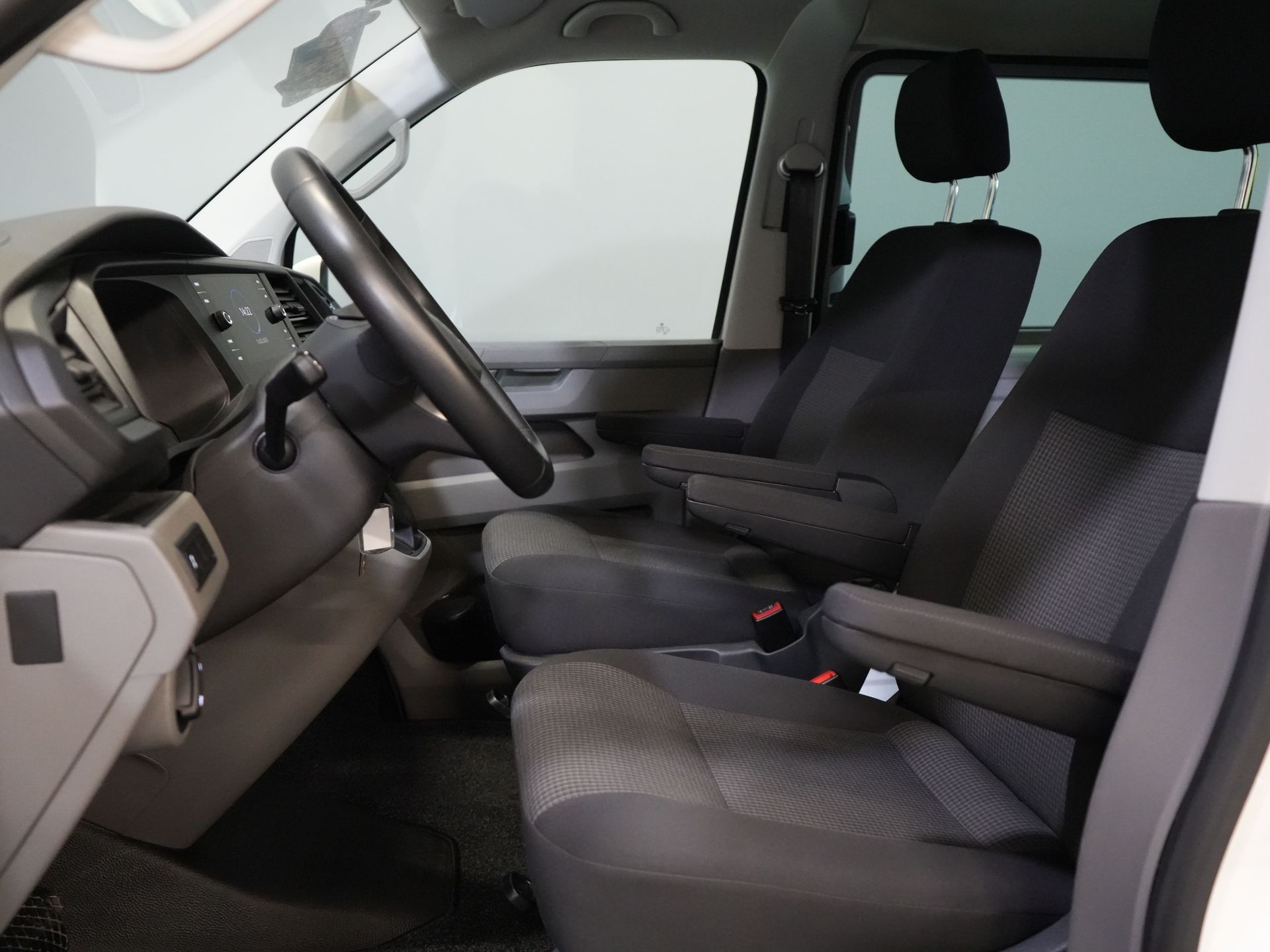 Volkswagen Transporter Furgoneta 2.0 TDI 150 CV Aut. L2 DC Doble Cabina ¡BPM GRATIS! Ready2Go 2xPuerta corredera/ Adapt Cruise/ LED/ Calefacción de pie/ Calefacción de asiento/ Carplay/ Ca