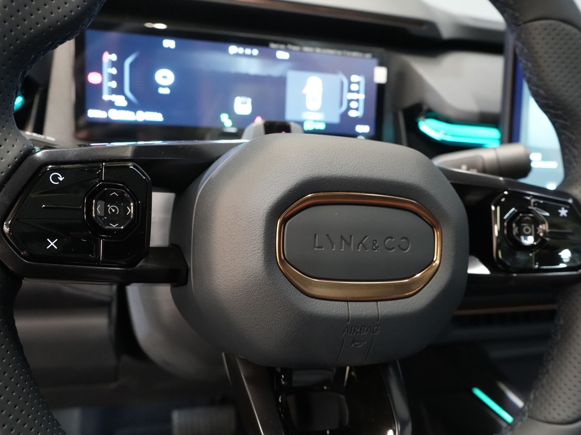 Lynk & Co 08 SUV 1.5 More PHEV 200km Elek./ Harman&Kardon/ Pano/ Sitzmassage & Kühlung/ Elek.Ventil/ Adapt.Cruise