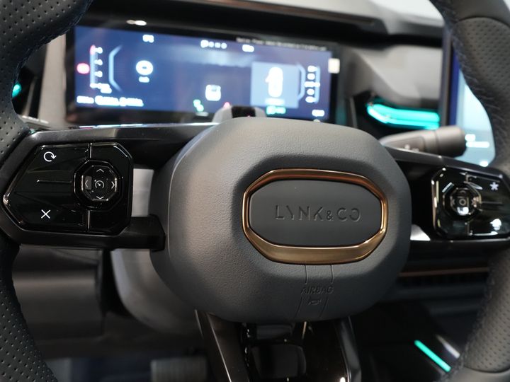 Lynk & Co 08 SUV 1.5 More PHEV 200km Elek./ Harman&Kardon/ Pano/ Sitzmassage & Kühlung/ Elek.Ventil/ Adapt.Cruise