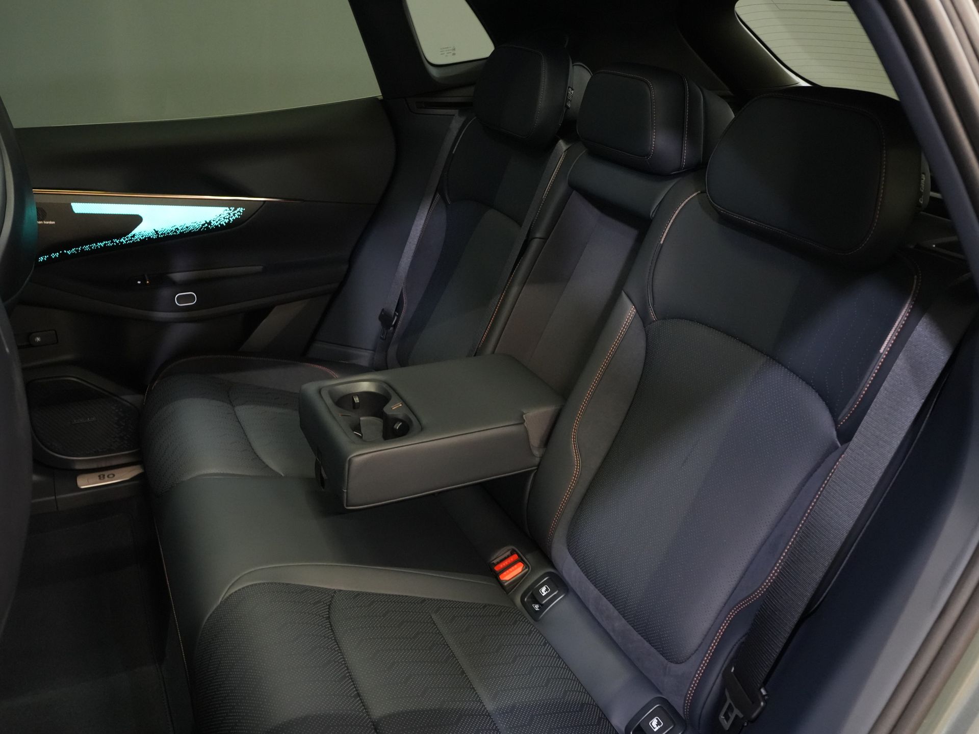 Lynk & Co 08 SUV 1.5 More PHEV 200km Elek./ Harman&Kardon/ Pano/ Sitzmassage & Kühlung/ Elek.Ventil/ Adapt.Cruise