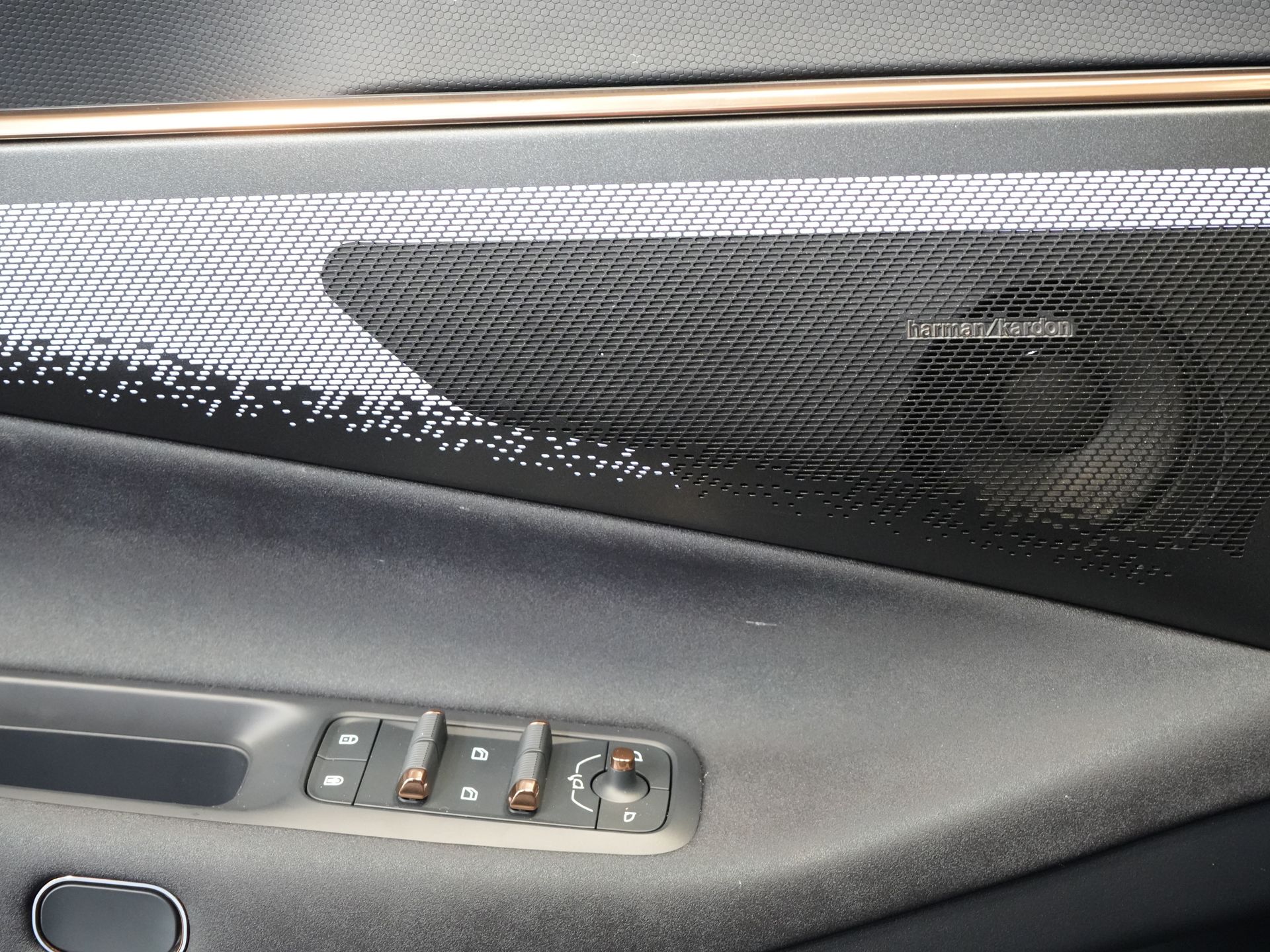 Lynk & Co 08 SUV 1.5 More PHEV 200km Elek./ Harman&Kardon/ Pano/ Sitzmassage & Kühlung/ Elek.Ventil/ Adapt.Cruise