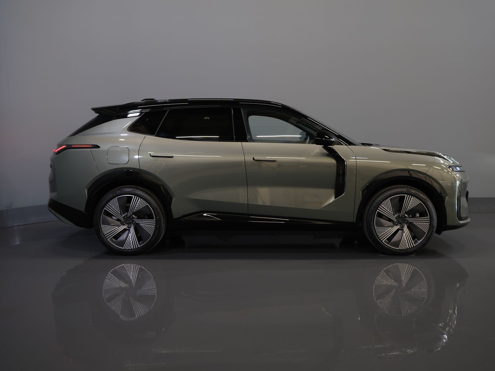 Lynk & Co 08 SUV 1.5 More PHEV 200km Elek./ Harman&Kardon/ Pano/ Sitzmassage & Kühlung/ Elek.Ventil/ Adapt.Cruise