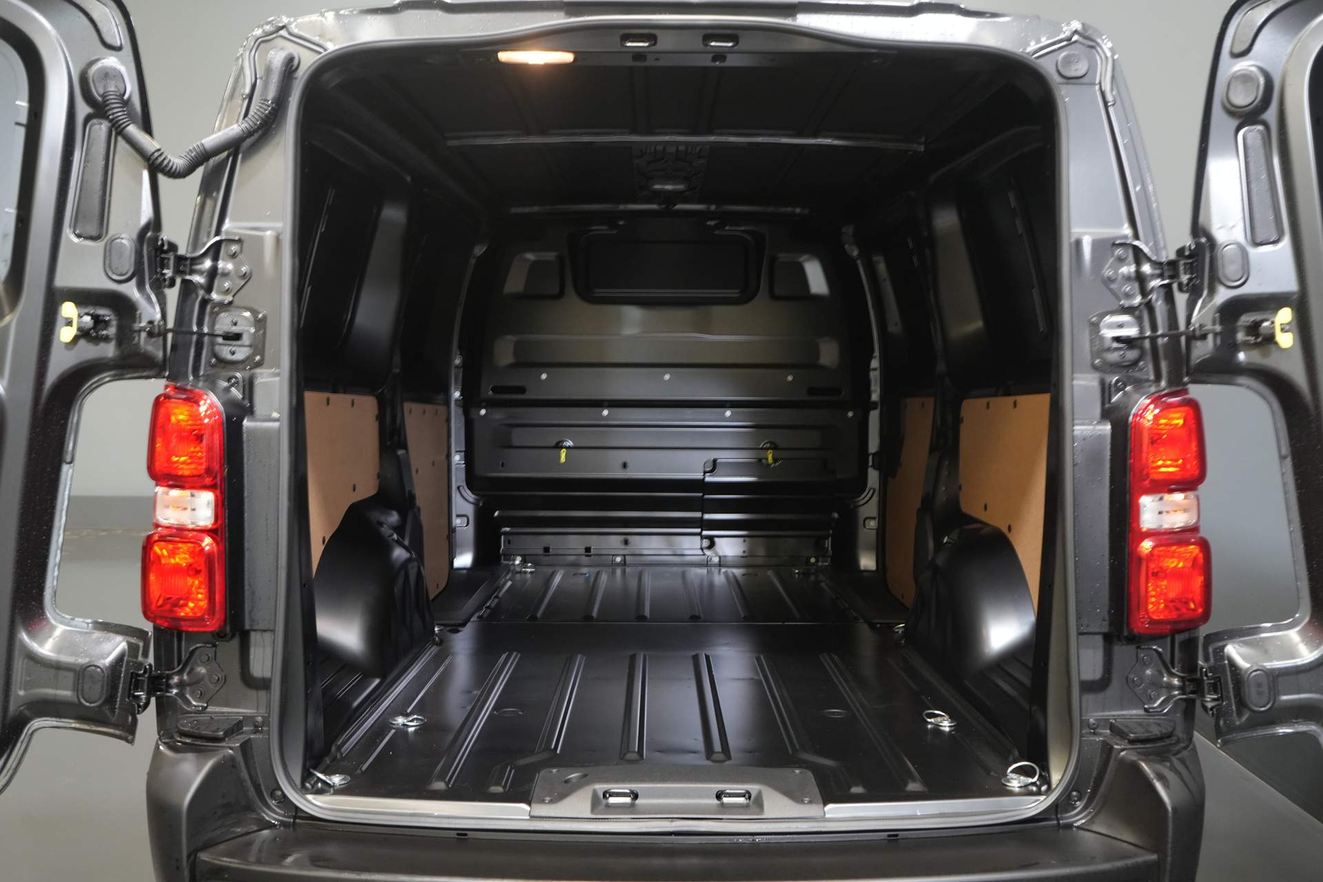 Citroën Jumpy Van 2.0 HDI 180 к.с. авт. L3 BPM FREE/ Віртуальний кокпіт/ Carplay/ Navi/ Камера/ Круїз/ PDC/ Airco