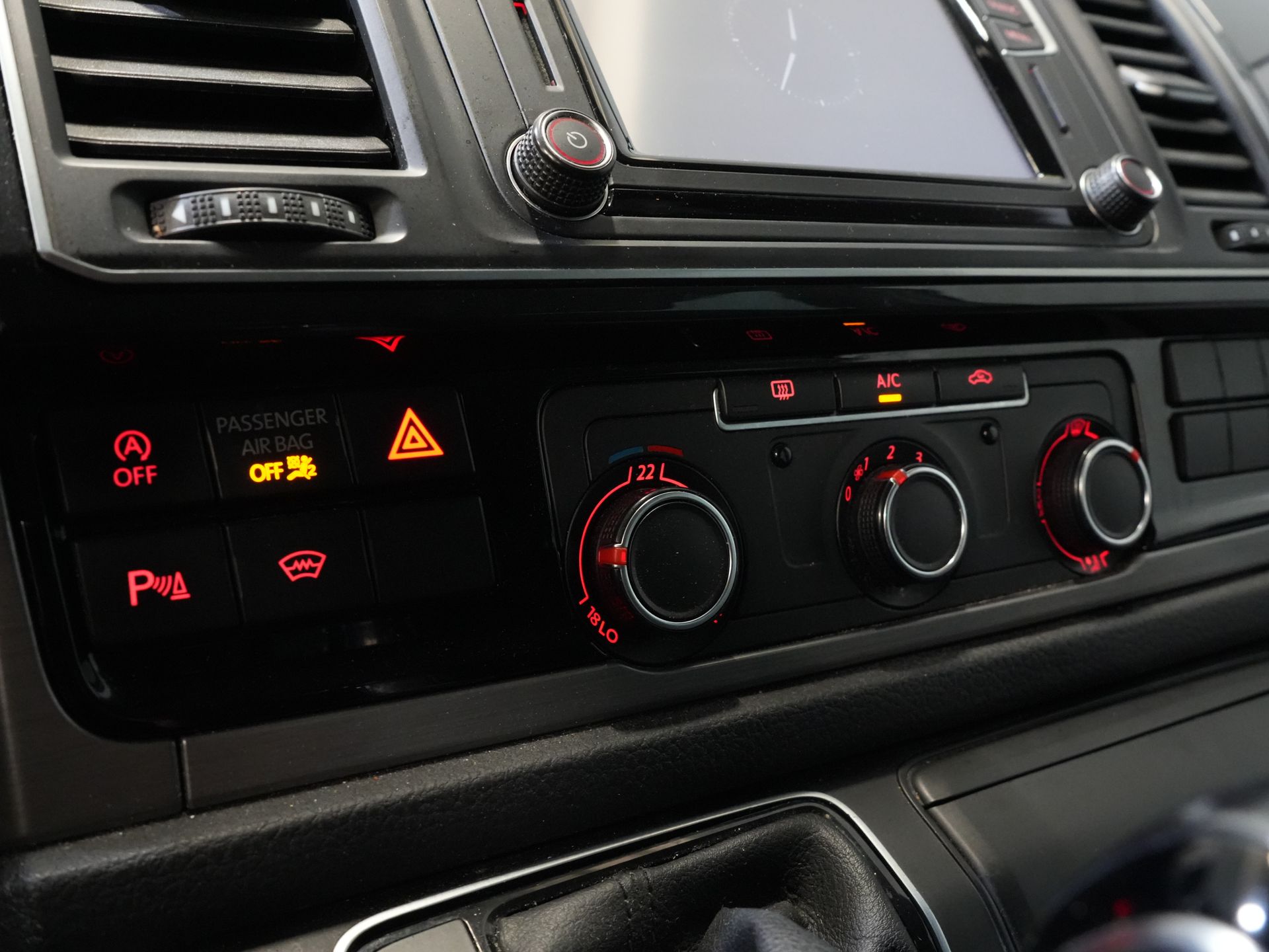 Volkswagen Transporter Bestelbus T6 2.0 TDI 150 pk DSG Aut. L2 Highline E6 DC Dubbel Cabine BPM VRIJ! Carplay/ Alarm/ Leder/ Cruise/ PDC/ Sidebars/ Trekhaak/ LMV