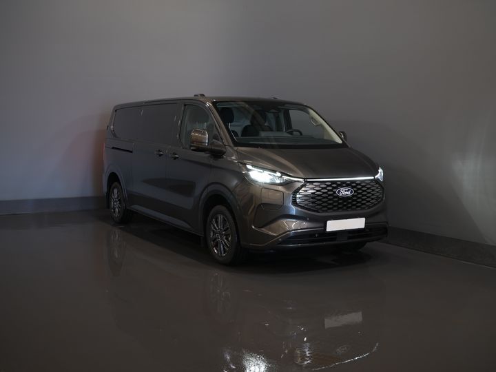 Ford E-Transit Custom Bestelbus 340 71 kWh 218 pk 340 km WLTP L2 Limited 2x Elek.Schuif/ 2.3t Trekverm./ Snellader/ Matrix LED/ B&O/ Adapt.Cruise/ Standkachel/ 