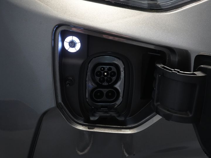 Ford E-Transit Custom Van 340 71 kWh 218 CV 340 km WLTP L2 Limited 2x Elek.Schuif/ 2.3t Trekverm./ Snellader/ Matrix LED/ B&O/ Adapt.Cruise/ Standkachel/ 