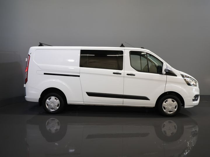Ford Transit Custom Bestelbus 2.0 TDCI L2 Trend DC Dubbel Cabine Stoelverw./ Carplay/ 2.7t Trekverm./ Navi/ PDC/ Cruise