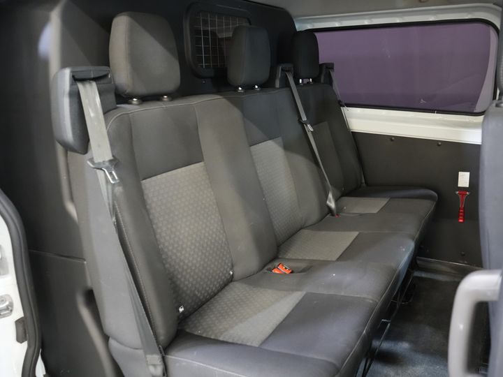 Ford Transit Custom Bestelbus 2.0 TDCI L2 Trend DC Dubbel Cabine Stoelverw./ Carplay/ 2.7t Trekverm./ Navi/ PDC/ Cruise
