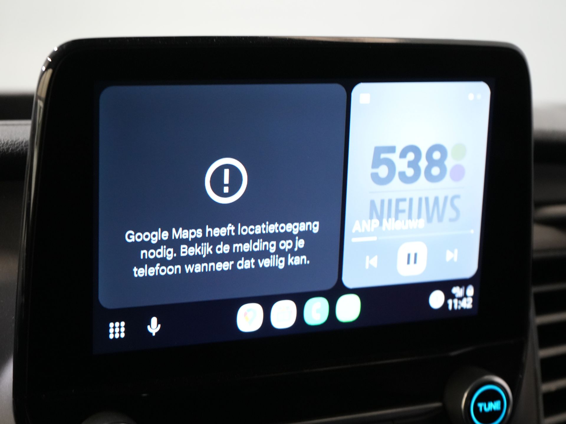 Ford Transit Custom Bestelbus 2.0 TDCI L2 Trend DC Dubbel Cabine Stoelverw./ Carplay/ 2.7t Trekverm./ Navi/ PDC/ Cruise
