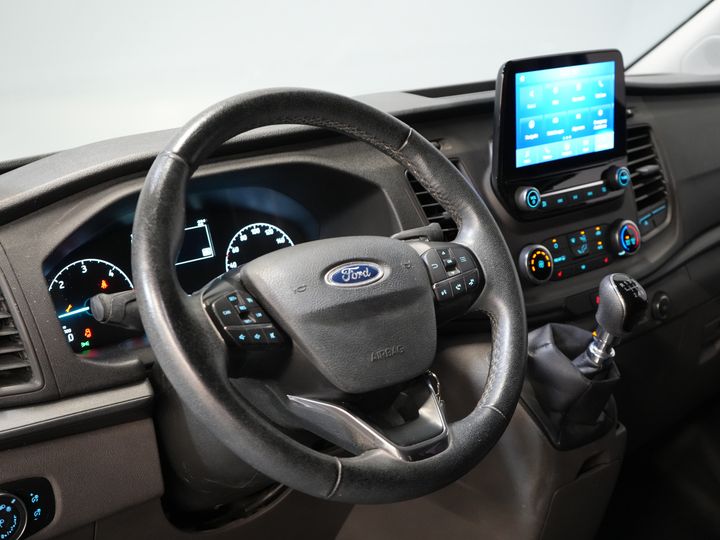 Ford Transit Custom Bestelbus 2.0 TDCI L2 Trend DC Dubbel Cabine Stoelverw./ Carplay/ 2.7t Trekverm./ Navi/ PDC/ Cruise