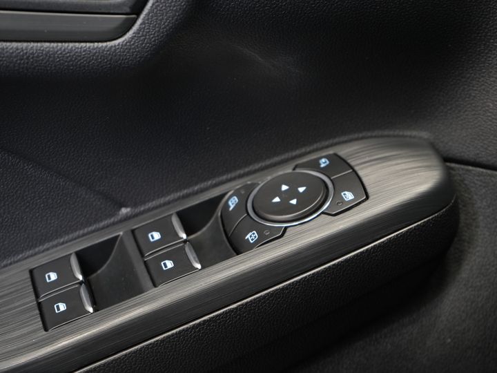 Ford Kuga SUV 2.5 PHEV 225 pk Titanium Navi/ Carplay/ Stoelverw./ Stuurverw./ Camera/ PDC/ Climate