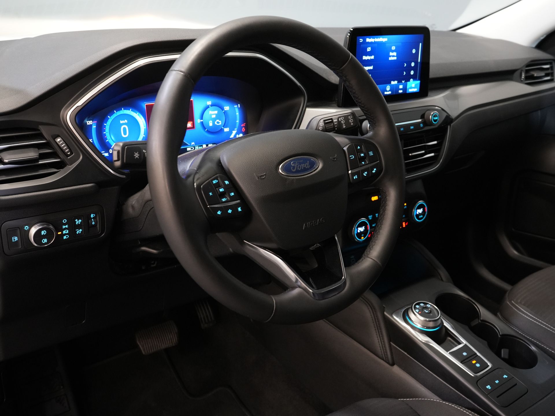 Ford Kuga SUV 2.5 PHEV 225 pk Titanium Navi/ Carplay/ Stoelverw./ Stuurverw./ Camera/ PDC/ Climate