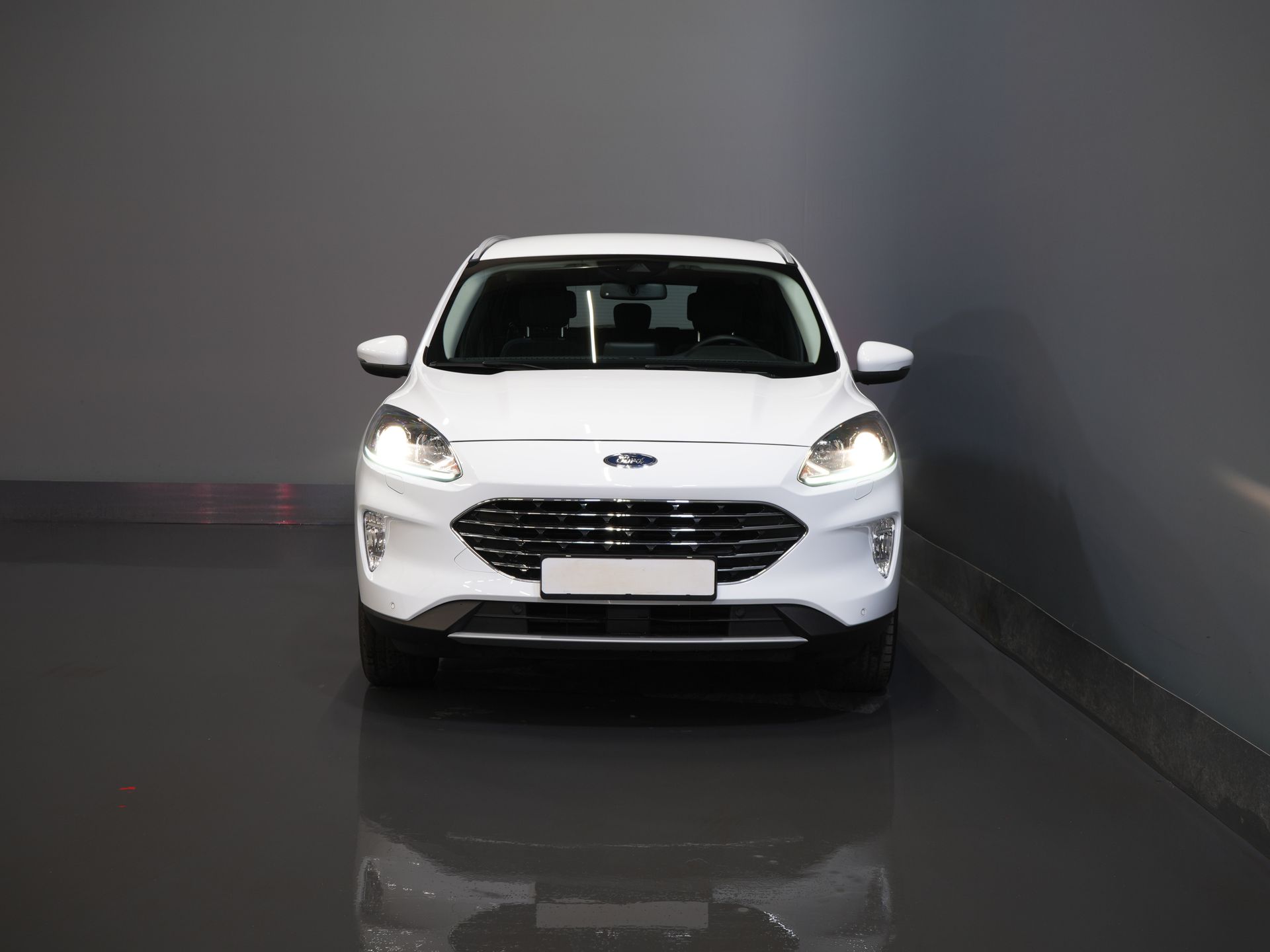 Ford Kuga SUV 2.5 PHEV 225 CV Titanium Navi/ Carplay/ Sedili riscaldati/ Volante riscaldato/ Telecamera/ PDC/ Climatizzatore