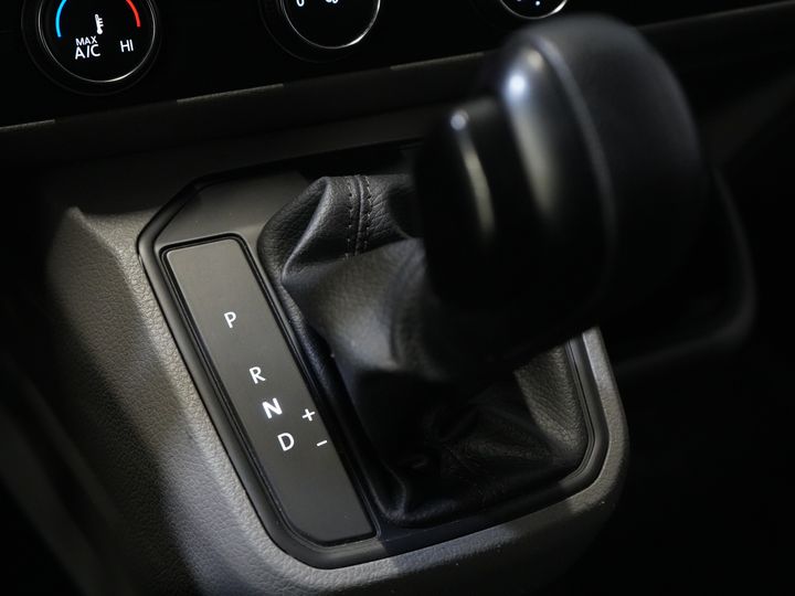 Volkswagen Transporter Van 2.0 TDI 150 hp DSG Aut. L2 BPM GRATUIT ! Adapt.Cruise/ LED/ 2x Porte coulissante/ Carplay/ Sièges / Airco/ Navi/ PDC/ 17