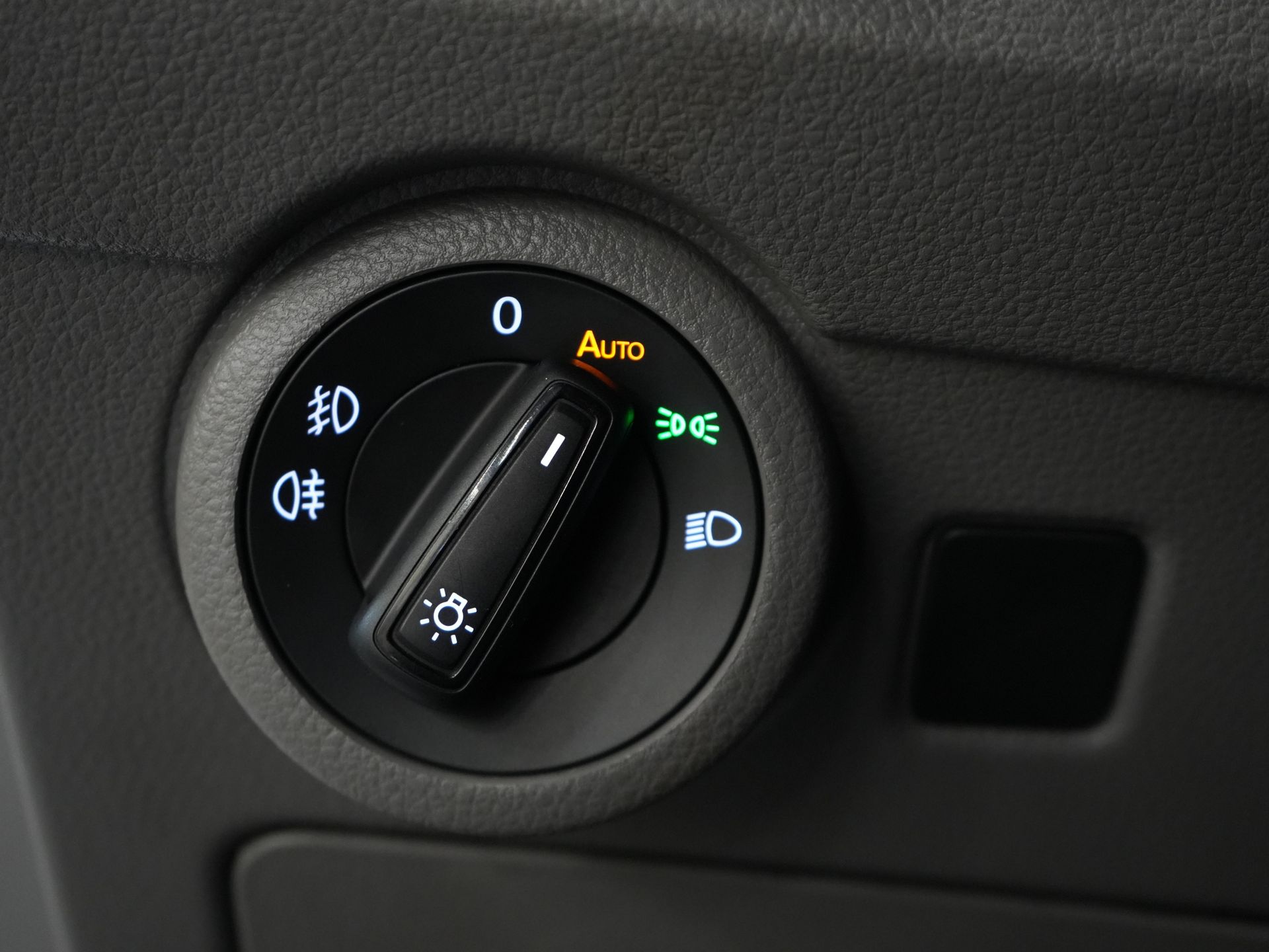 Volkswagen Transporter Van 2.0 TDI 150 hp DSG Aut. L2 BPM GRATUIT ! Adapt.Cruise/ LED/ 2x Porte coulissante/ Carplay/ Sièges / Airco/ Navi/ PDC/ 17