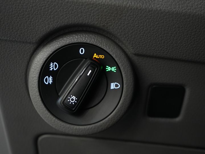 Volkswagen Transporter Van 2.0 TDI 150 hp DSG Aut. L2 BPM GRATUIT ! Adapt.Cruise/ LED/ 2x Porte coulissante/ Carplay/ Sièges / Airco/ Navi/ PDC/ 17