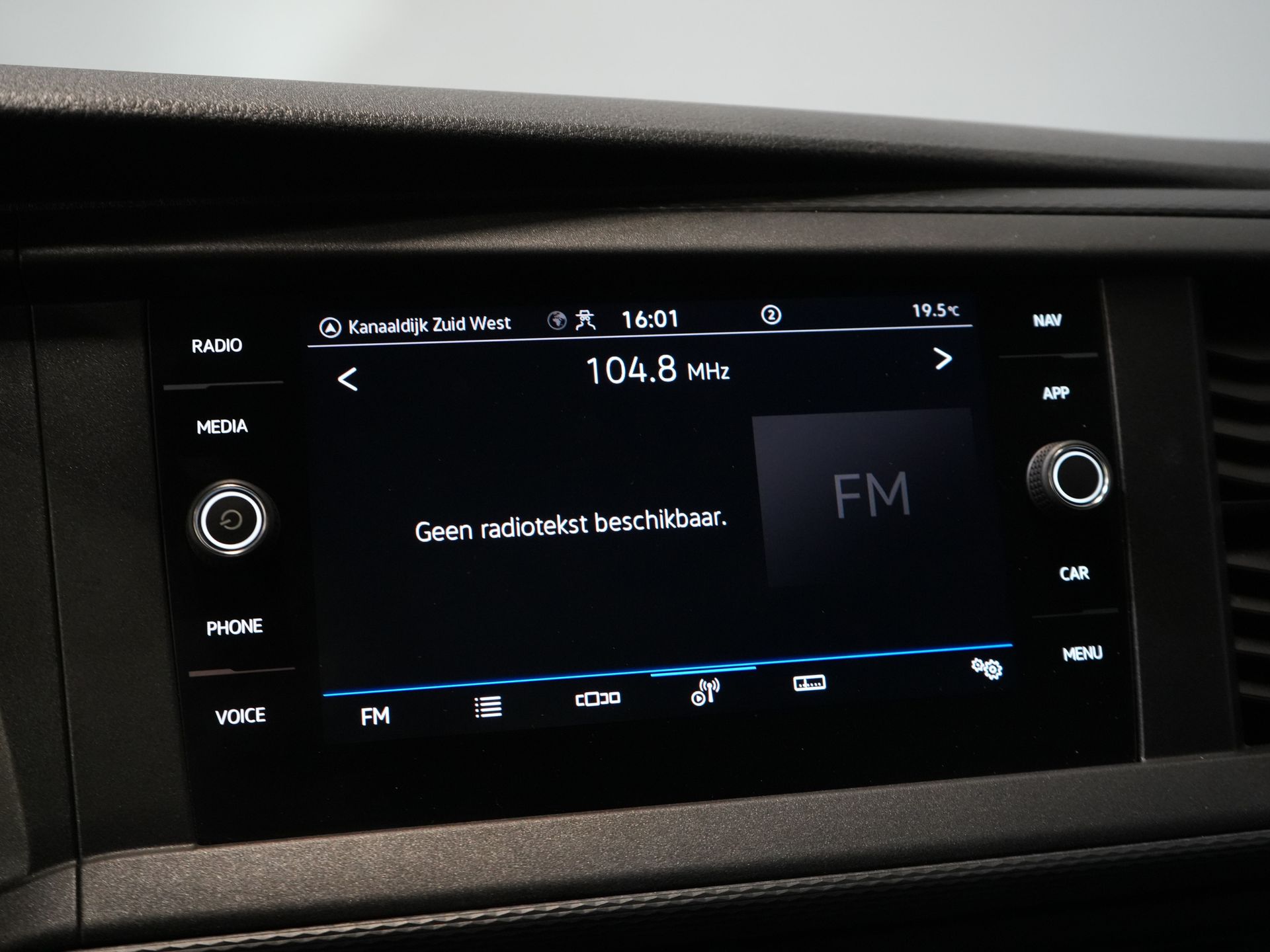 Volkswagen Transporter Van 2.0 TDI 150 hp DSG Aut. L2 BPM GRATUIT ! Adapt.Cruise/ LED/ 2x Porte coulissante/ Carplay/ Sièges / Airco/ Navi/ PDC/ 17