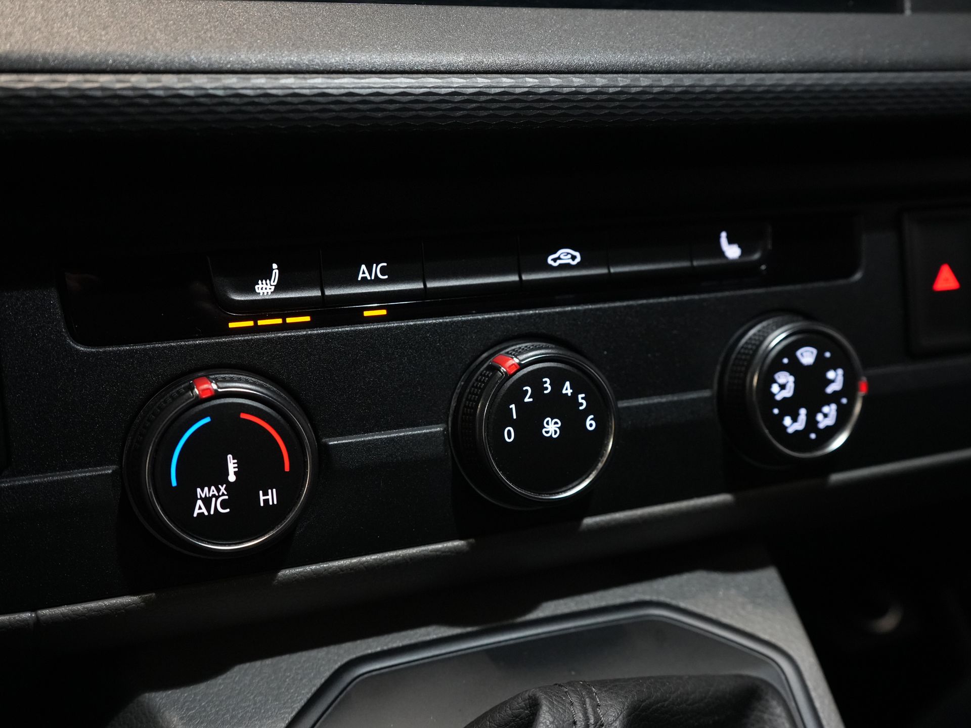 Volkswagen Transporter Van 2.0 TDI 150 hp DSG Aut. L2 BPM GRATUIT ! Adapt.Cruise/ LED/ 2x Porte coulissante/ Carplay/ Sièges / Airco/ Navi/ PDC/ 17