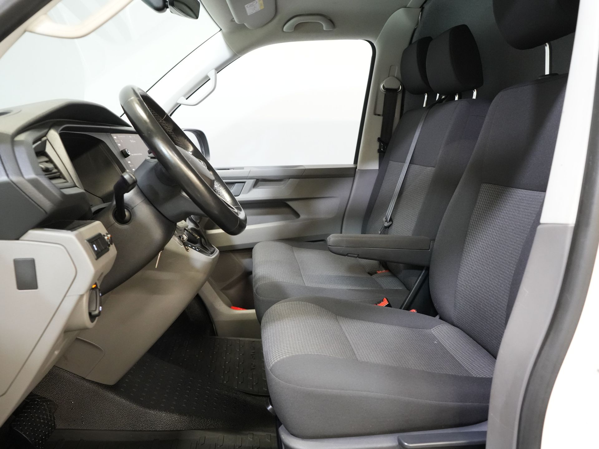 Volkswagen Transporter Van 2.0 TDI 150 hp DSG Aut. L2 BPM GRATUIT ! Adapt.Cruise/ LED/ 2x Porte coulissante/ Carplay/ Sièges / Airco/ Navi/ PDC/ 17