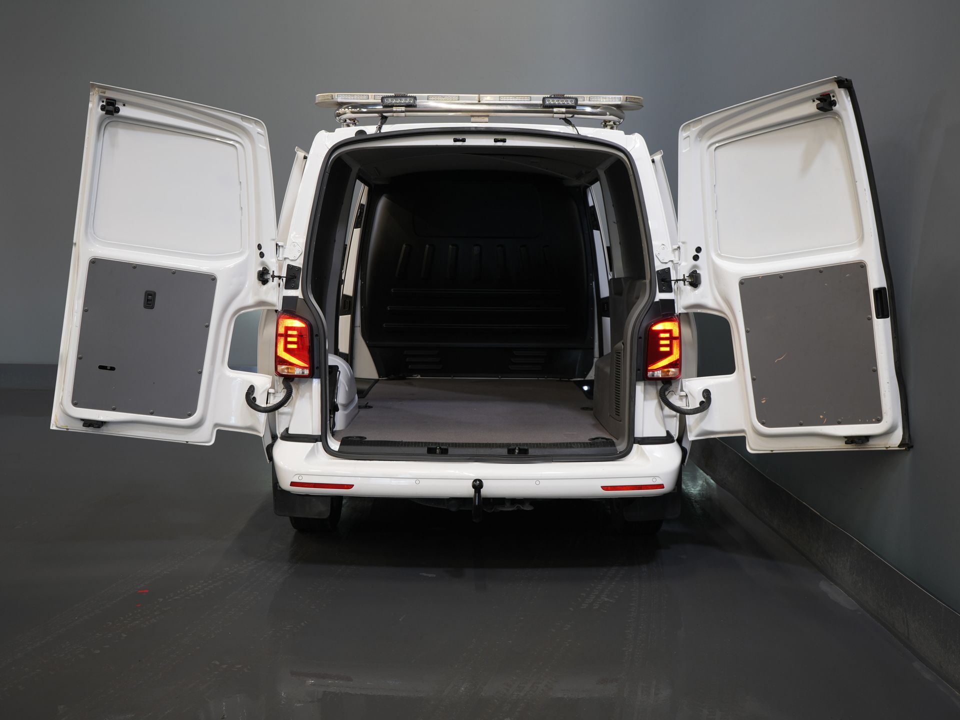 Volkswagen Transporter Van 2.0 TDI 150 hp DSG Aut. L2 BPM GRATUIT ! Adapt.Cruise/ LED/ 2x Porte coulissante/ Carplay/ Sièges / Airco/ Navi/ PDC/ 17