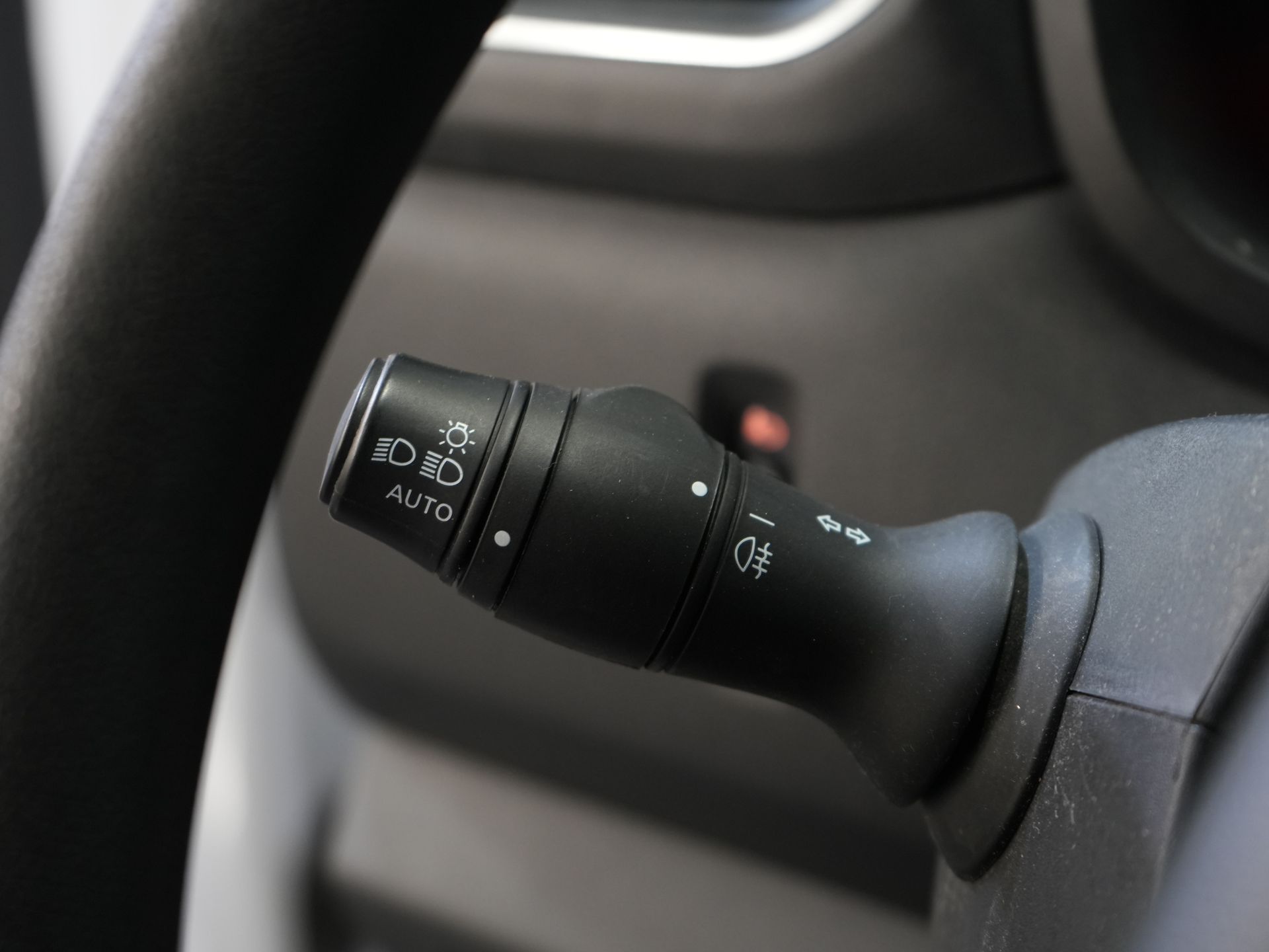 Opel Movano Lieferwagen 2.3 CDTI 135 PS L3H2 2x Schiebetür/ Dachgepäckträger + Leiter/ Innenausstattung/ PDC/ Anhängerkupplung/ Radio