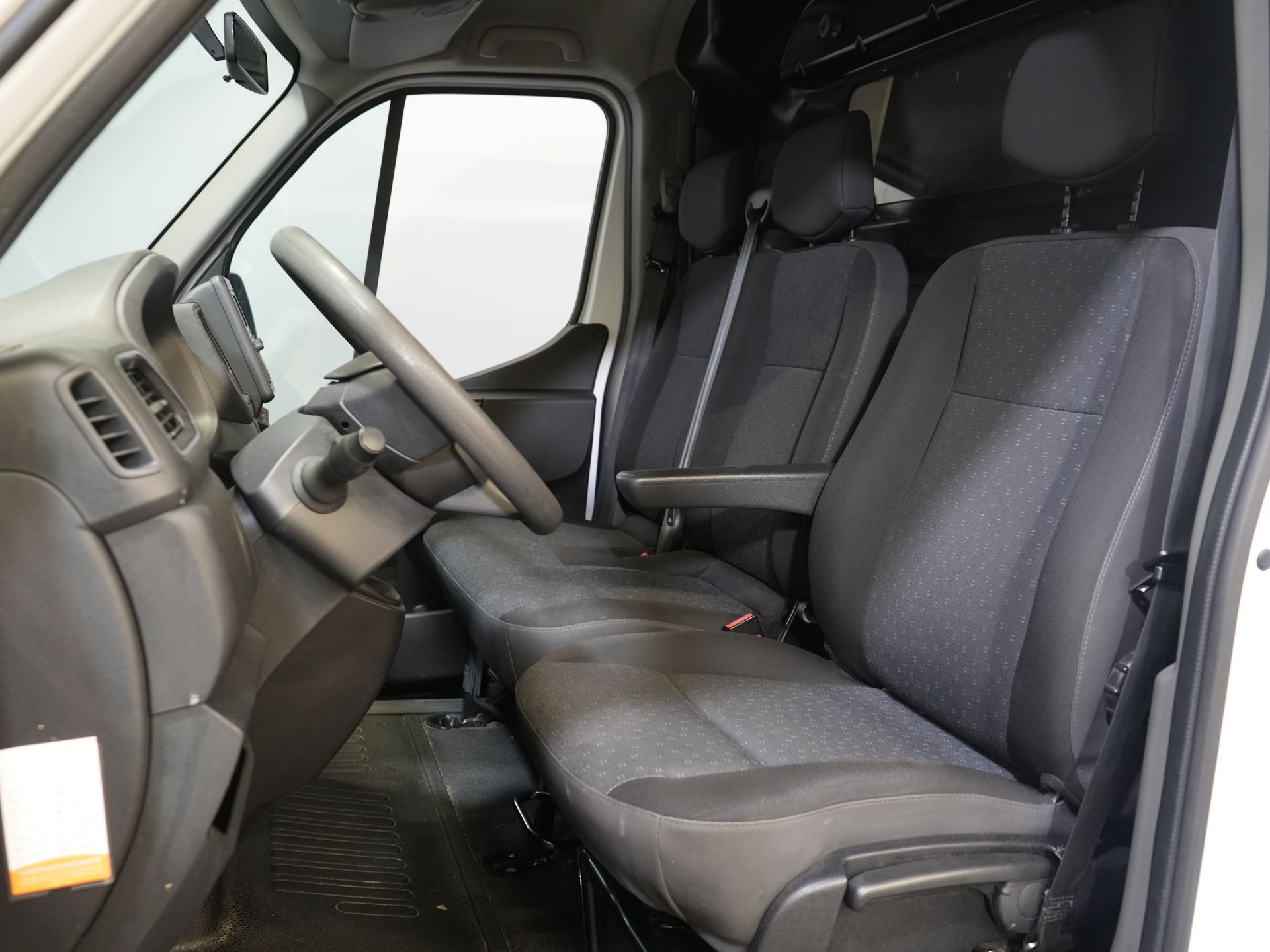 Opel Movano Lieferwagen 2.3 CDTI 135 PS L3H2 2x Schiebetür/ Dachgepäckträger + Leiter/ Innenausstattung/ PDC/ Anhängerkupplung/ Radio