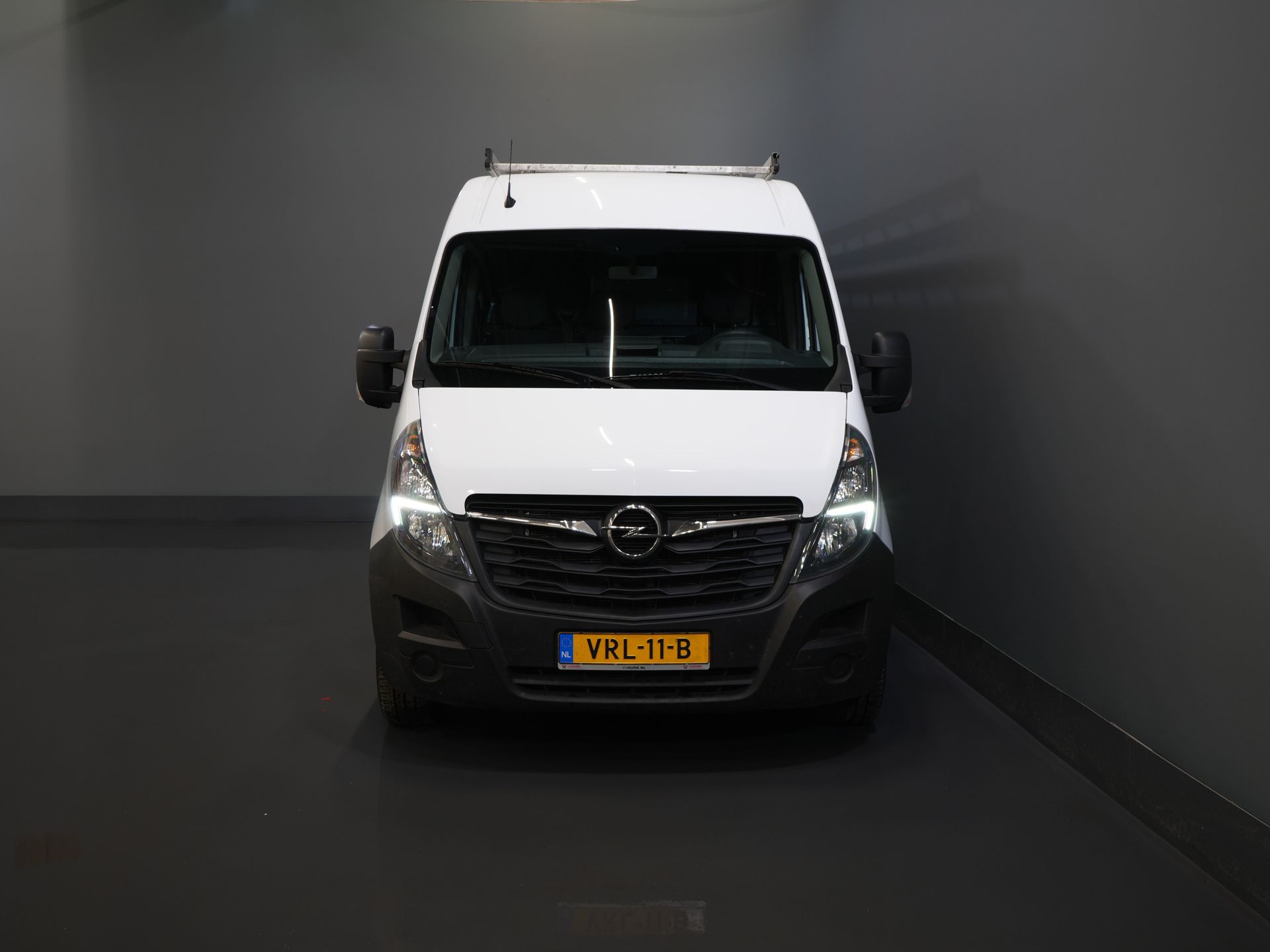 Opel Movano Lieferwagen 2.3 CDTI 135 PS L3H2 2x Schiebetür/ Dachgepäckträger + Leiter/ Innenausstattung/ PDC/ Anhängerkupplung/ Radio