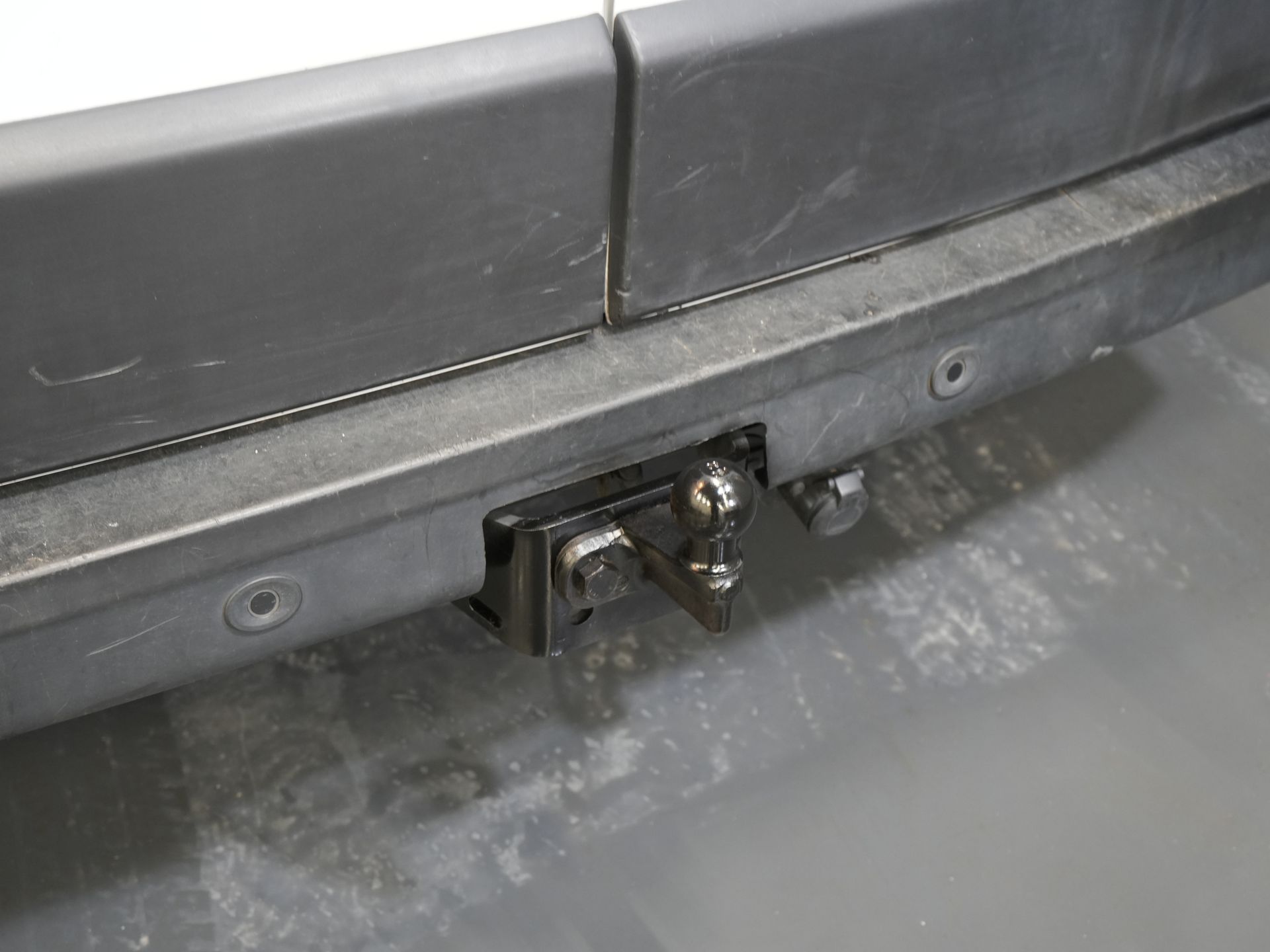 Opel Movano Lieferwagen 2.3 CDTI 135 PS L3H2 2x Schiebetür/ Dachgepäckträger + Leiter/ Innenausstattung/ PDC/ Anhängerkupplung/ Radio